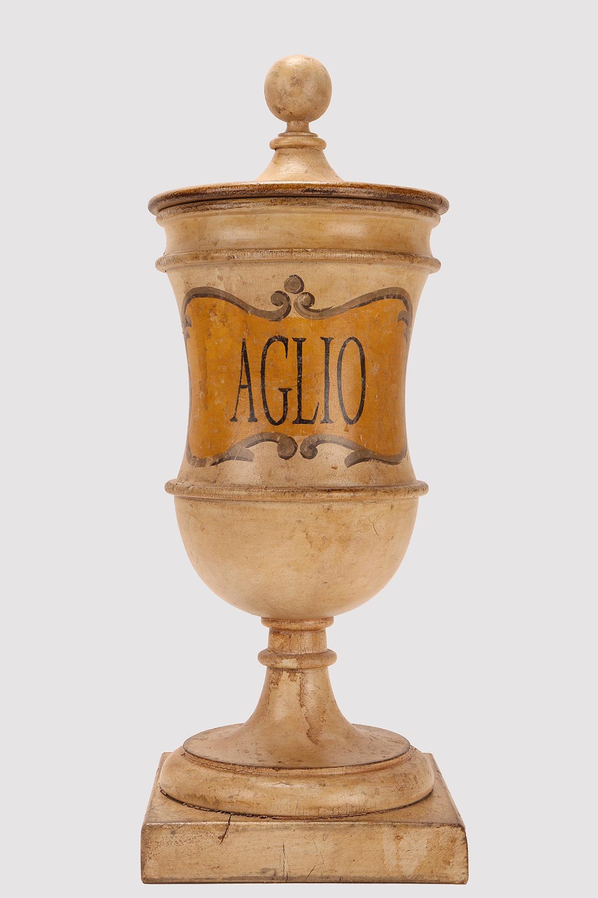 Un gruppo di vasi di legno da farmacia per erboristeria, Italia 1870. In condizioni buone in vendita a Milan, IT