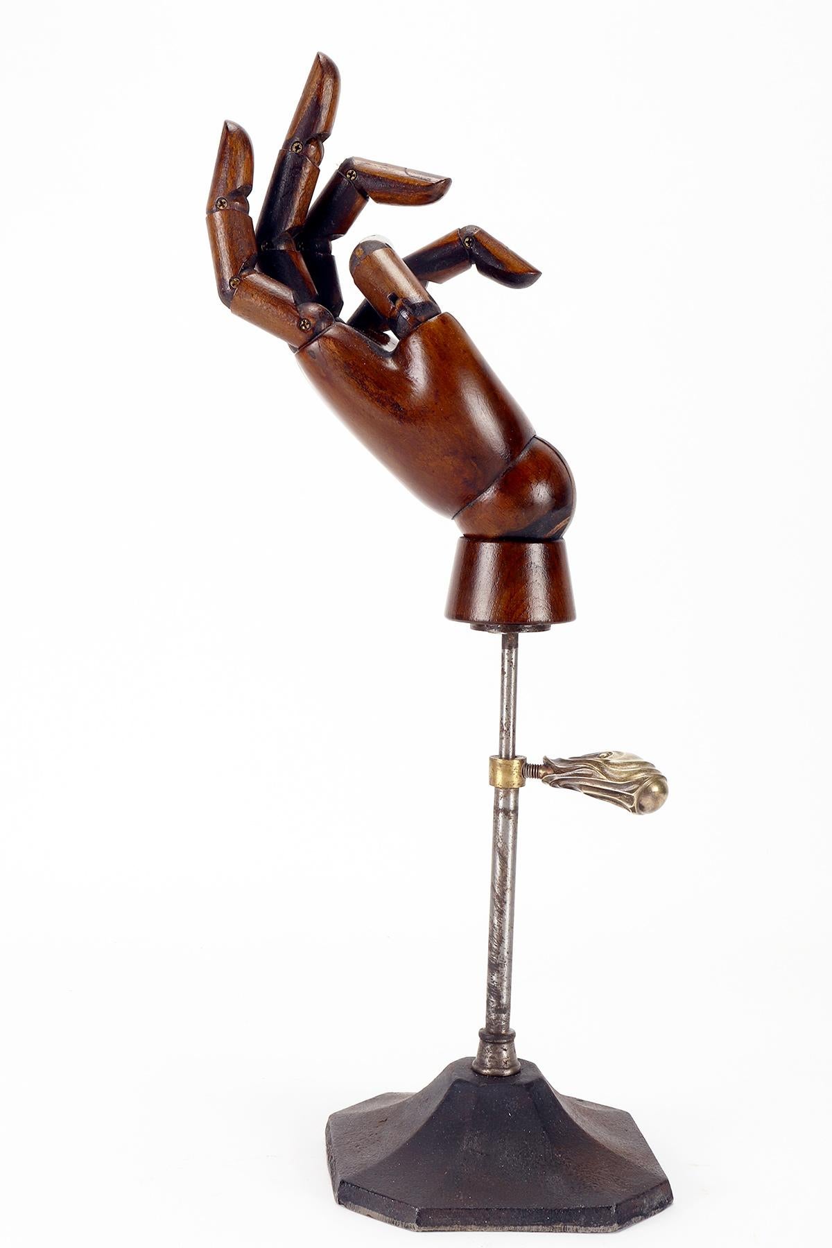 Group of Six Example of Wooden Articulated Dummie’s Hands. Italy, 1940.  For Sale 5
