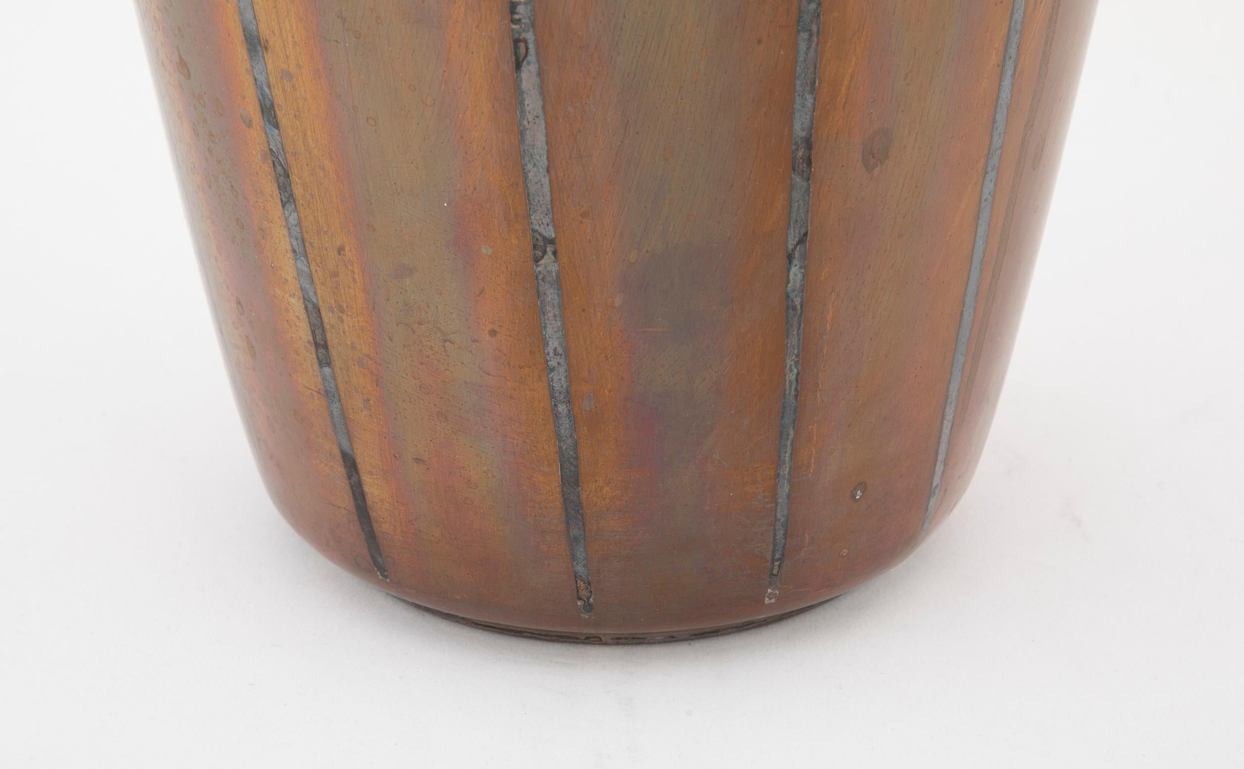 Groupe de trois vases Dinanderie en cuivre de Christofle et Luc Lanel en vente 5