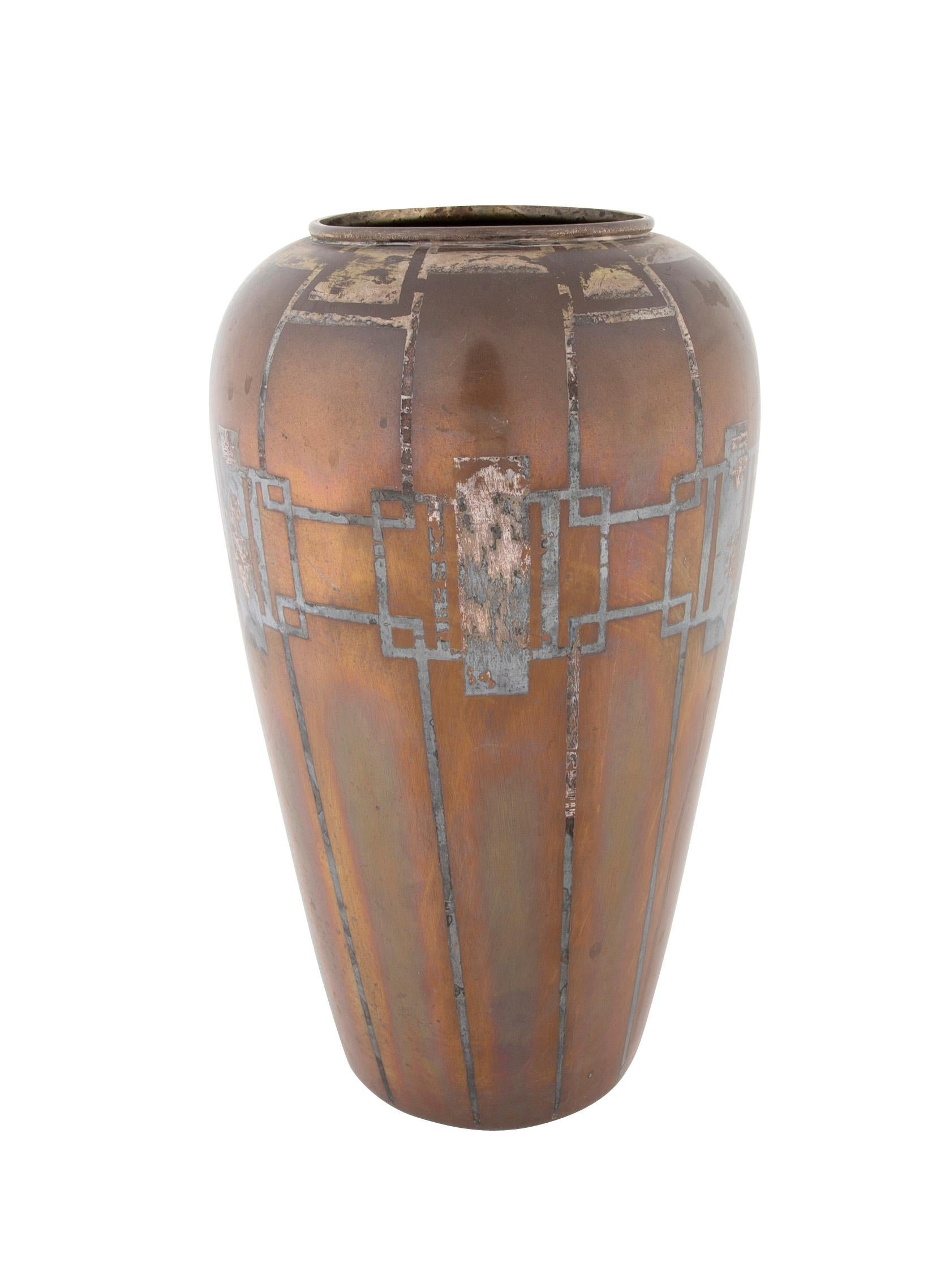 Groupe de trois vases Dinanderie en cuivre de Christofle et Luc Lanel en vente 1