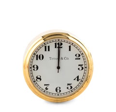 Un groupe d'horloges de bureau Tiffany et Cartier du 20ème siècle Prix par horloge.