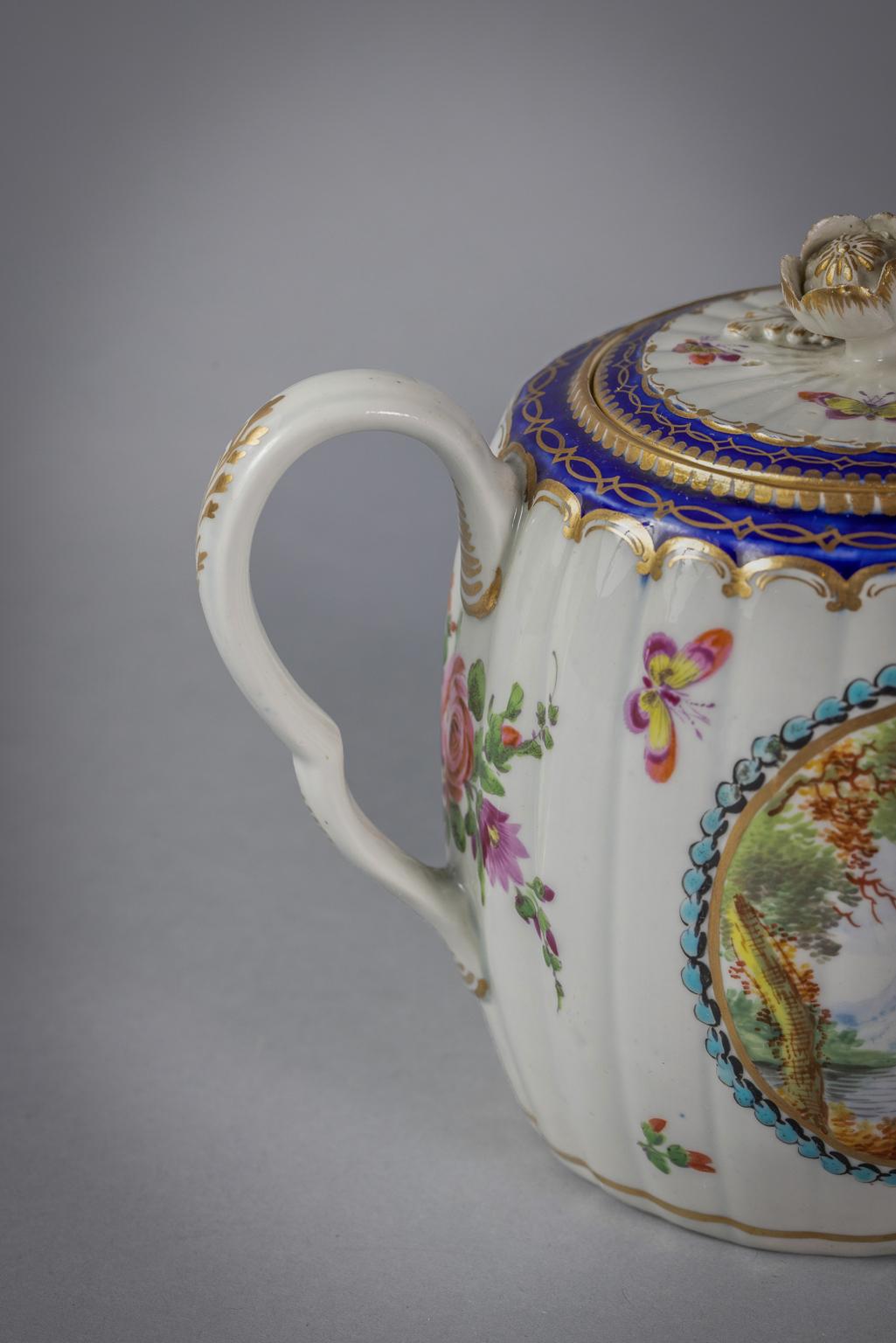 Porcelain Group of Worcester Lord Henry Tynne Type Teawares, circa 1775 For Sale
