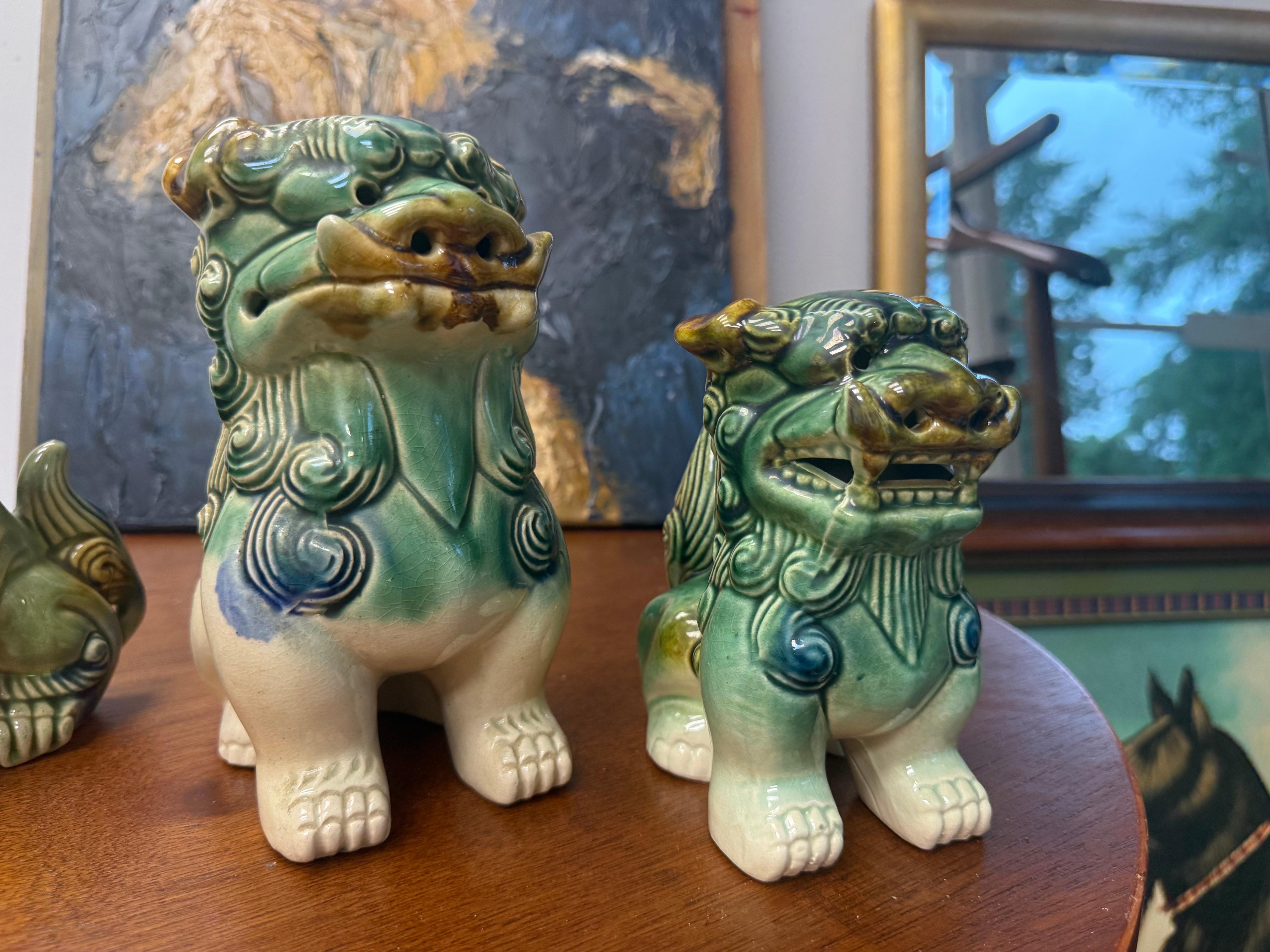 A Grouping of Mid-Century Ceramic Polychrome Foo Dogs - A Set of 4 For Sale 1