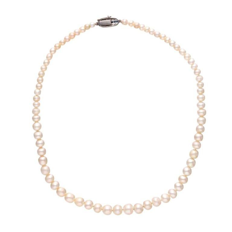 GRS-zertifizierter 16,10 Karat abgestufter Schweizer Perlenstrang mit Diamant- und Saphirverschluss  im Zustand „Hervorragend“ im Angebot in New York, US