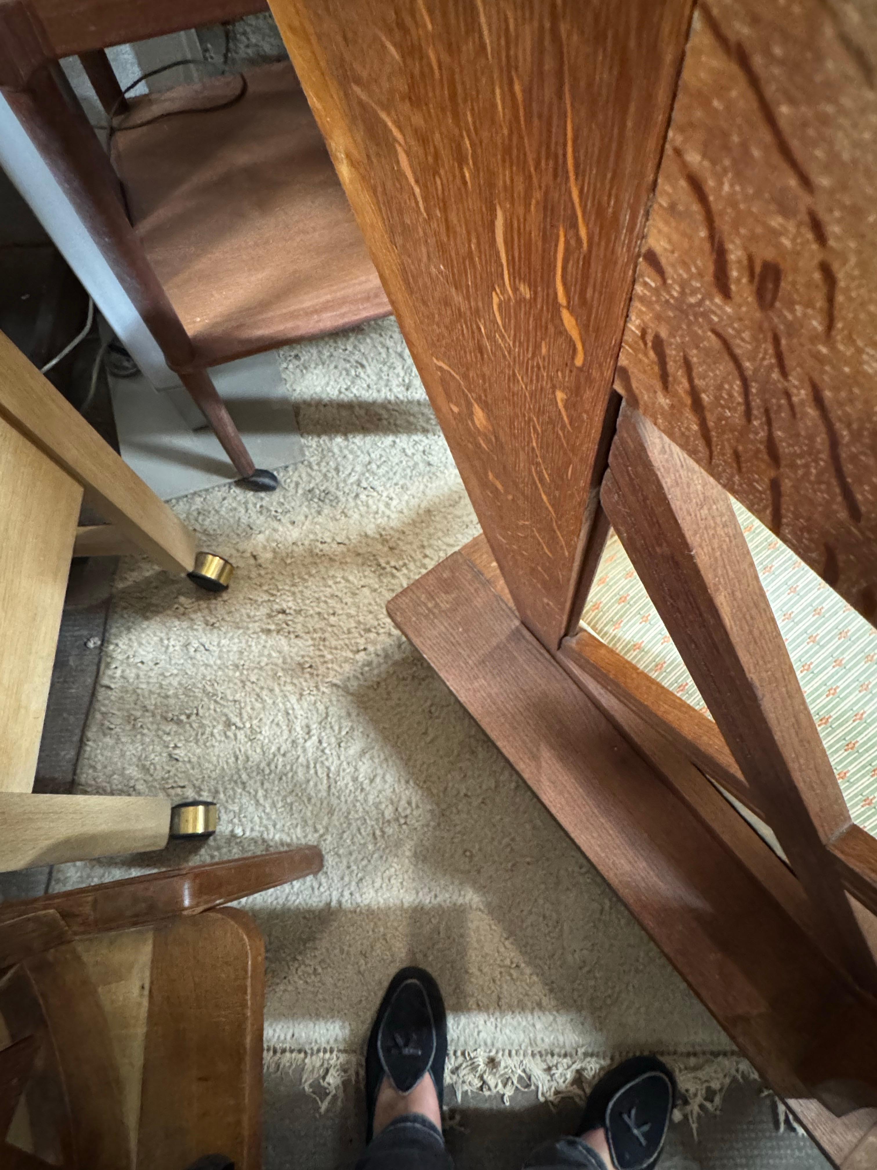 Un sillón Guillerme et Chambron de roble Moderno de mediados de siglo en venta