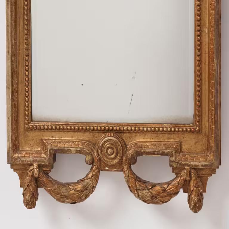 Suédois Miroir en bois doré de style gustavien par J. Åklerblad et A. Öberg en vente