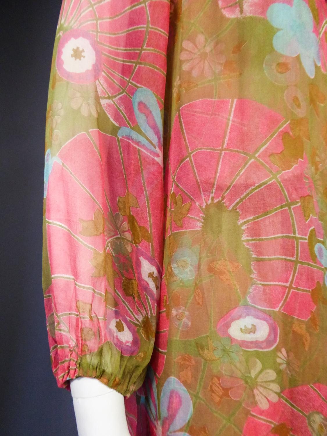 A Guy Laroche Set in Printed Silk Crepe - French Circa 1965 For Sale 8