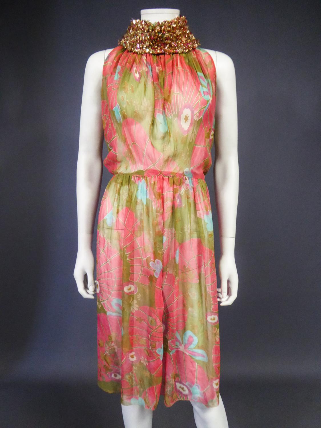 A Guy Laroche Set in Printed Silk Crepe - French Circa 1965 For Sale 11
