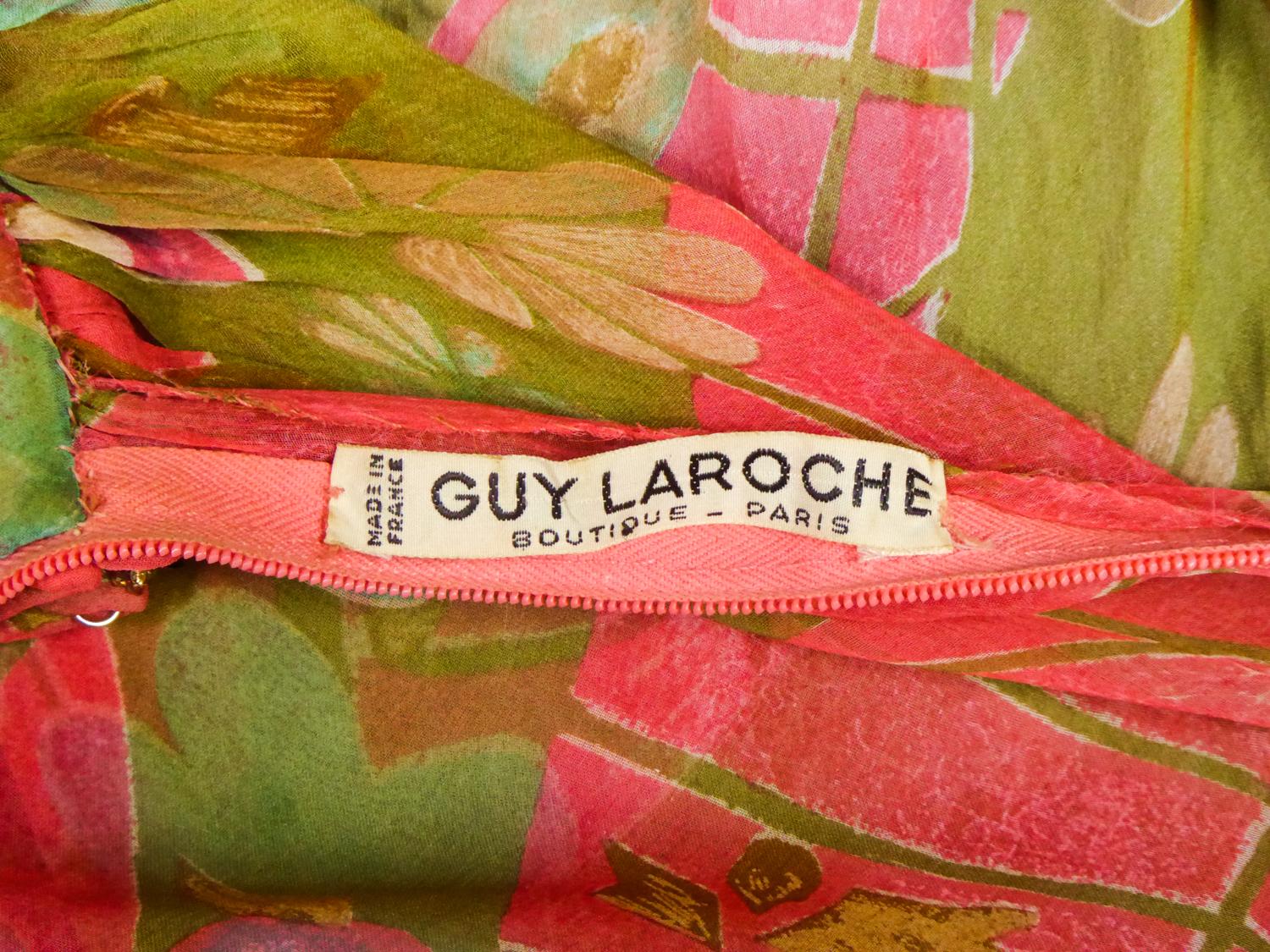 A Guy Laroche Set in Printed Silk Crepe - French Circa 1965 In Good Condition For Sale In Toulon, FR