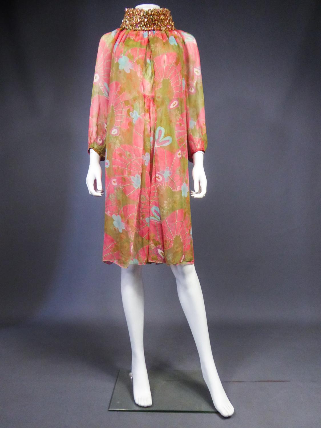 A Guy Laroche Set in Printed Silk Crepe - French Circa 1965 For Sale 2