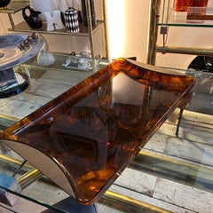 Vassoio italiano modernista Guzzini anni '70 in finta tartaruga, lucite e ottone