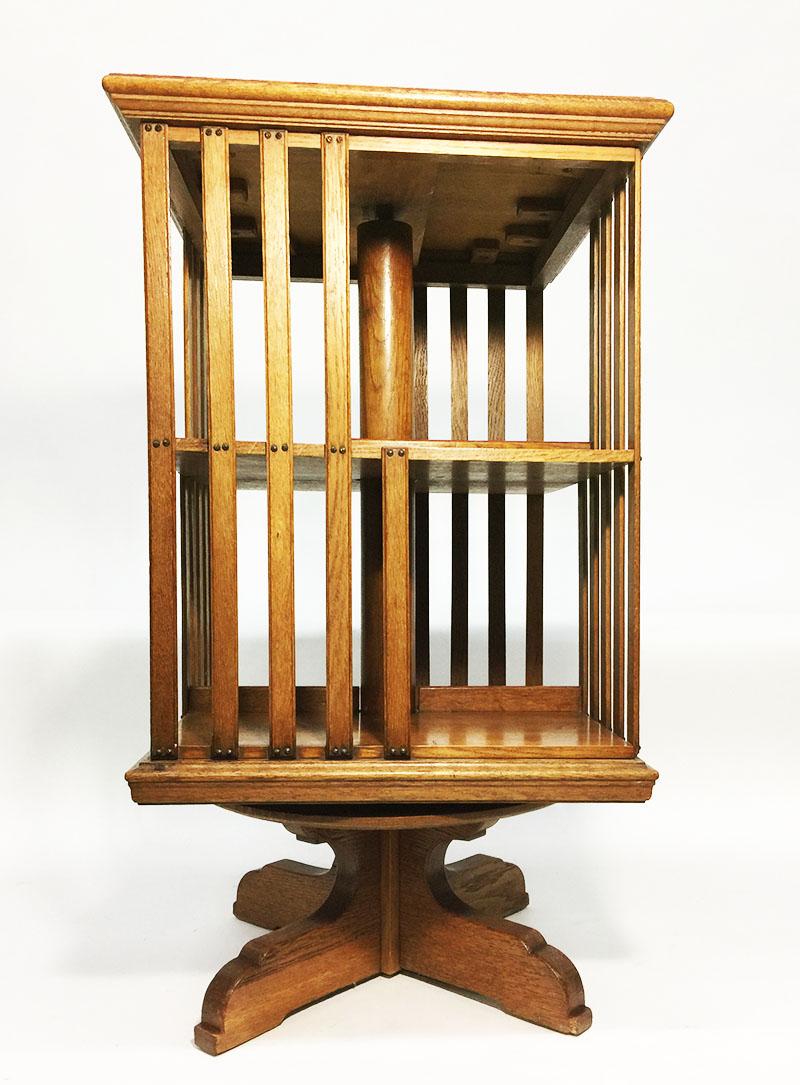 A H. Pander & Zn. Oak revolving bookcase

circa 1900
Made of oak
2 layers
The dimension are 90 cm high, 49 cm wide and the depth is 49 cm
Ca. 17,5 kilo

In 1887 Hendrik Pander (1842-1893), the son of Klaas, opened the Pander Meubelfabriek on