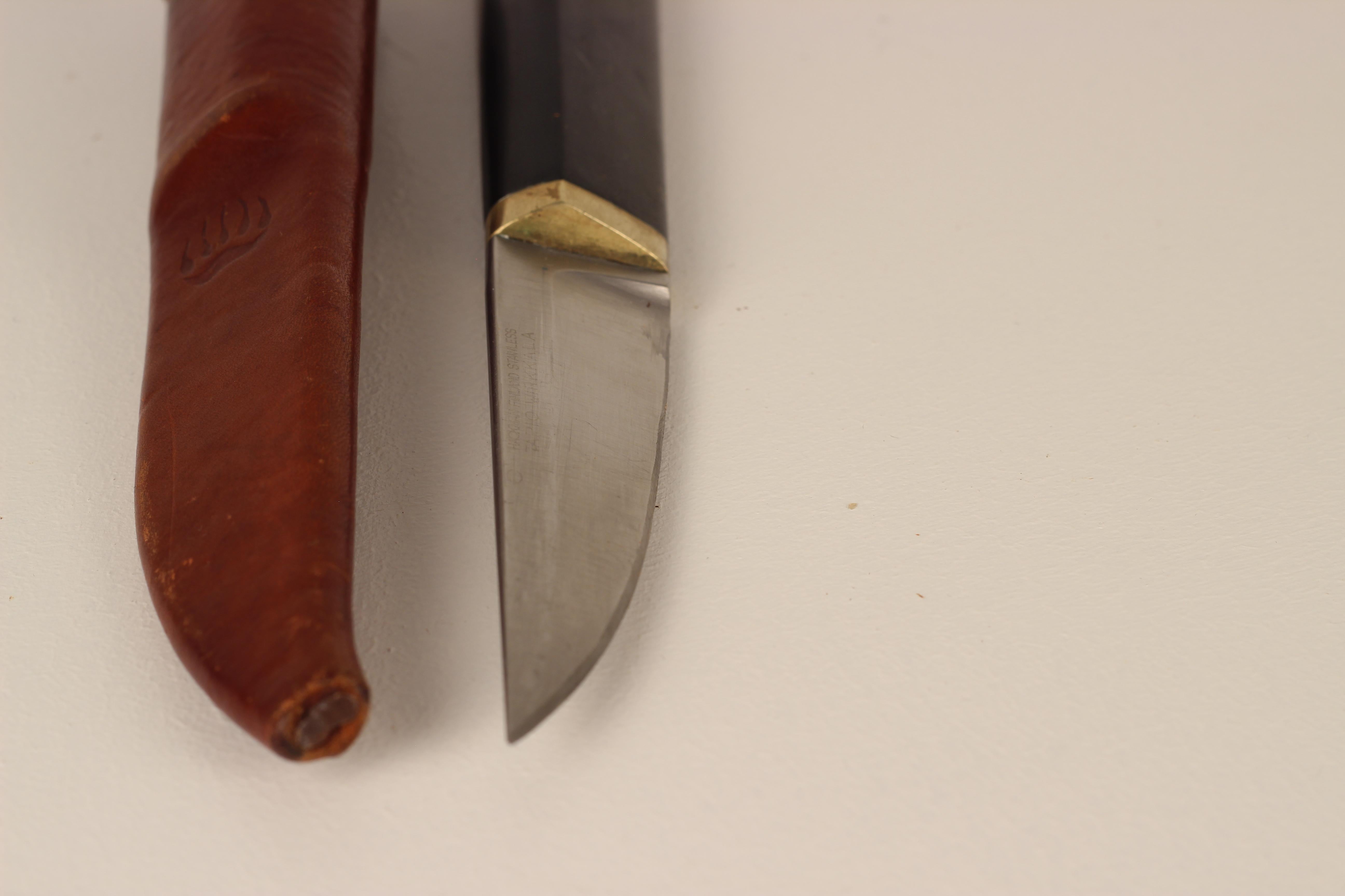 Hackman Finland Tapio Wirkkala Stainless Steel Puukko Knife in Leather Sheath In Good Condition In London, GB