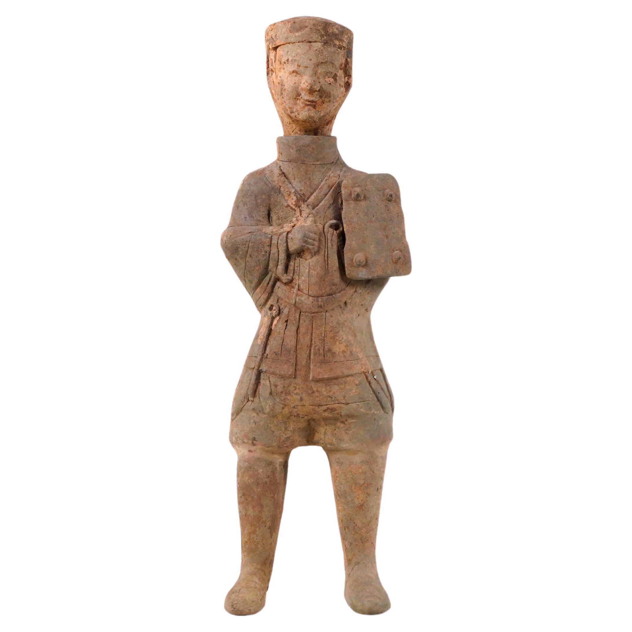 Figurine en terre cuite de la dynastie Han en vente