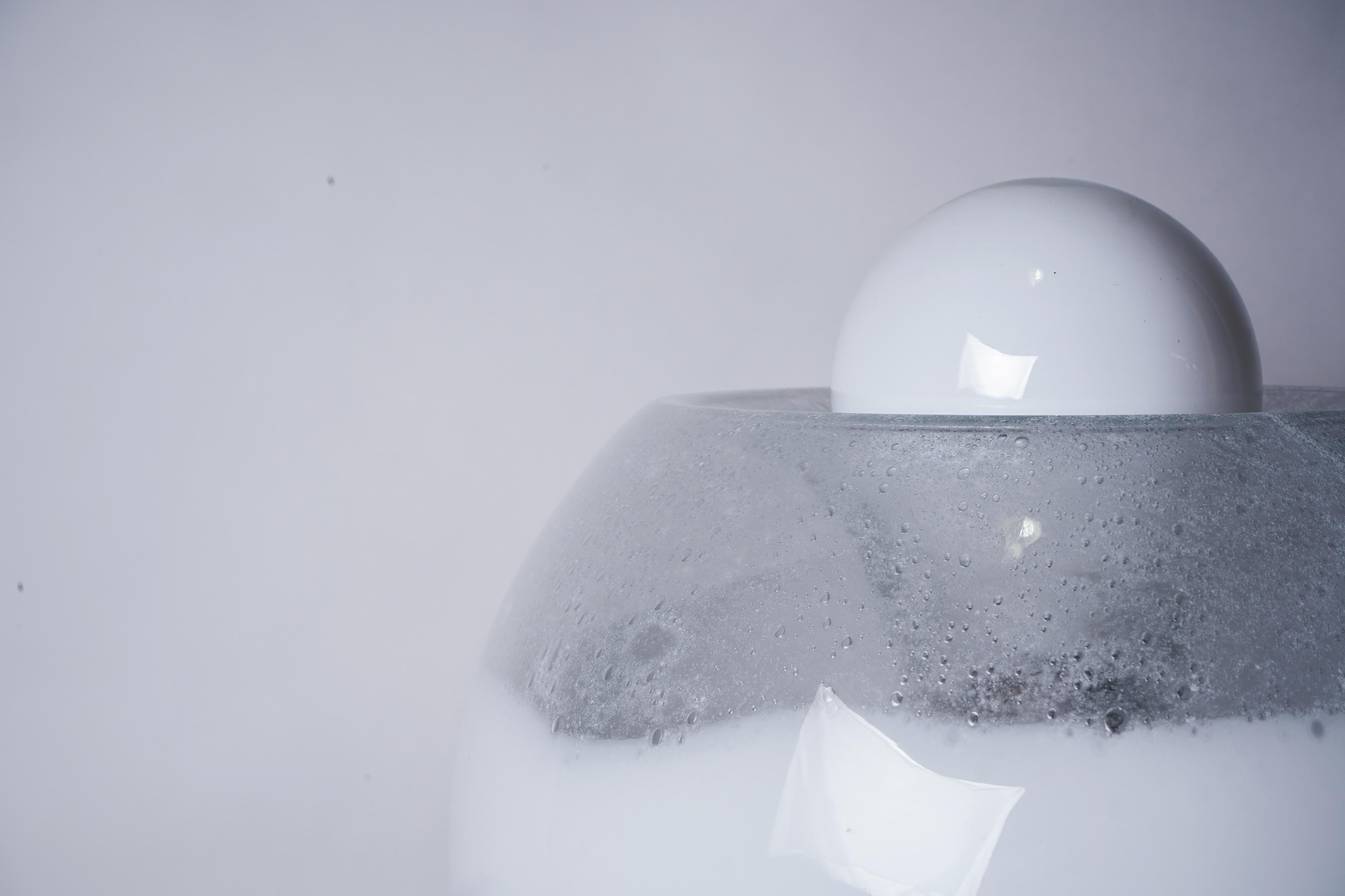 20ième siècle Lampe de table en verre de Murano soufflé à la main en vente