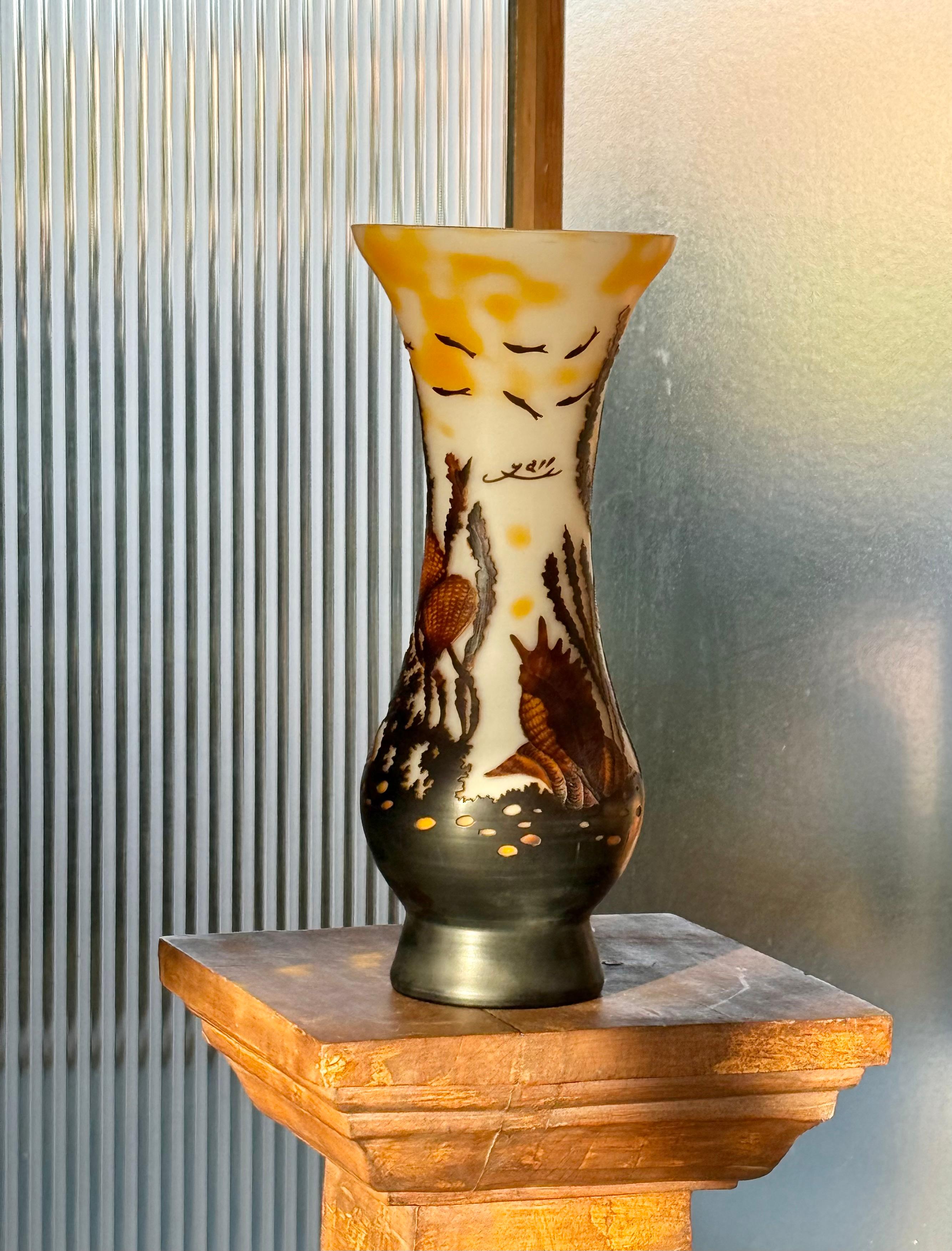 A hand-blown vase with sea motif after Émile Gallé, 20th century For Sale 5