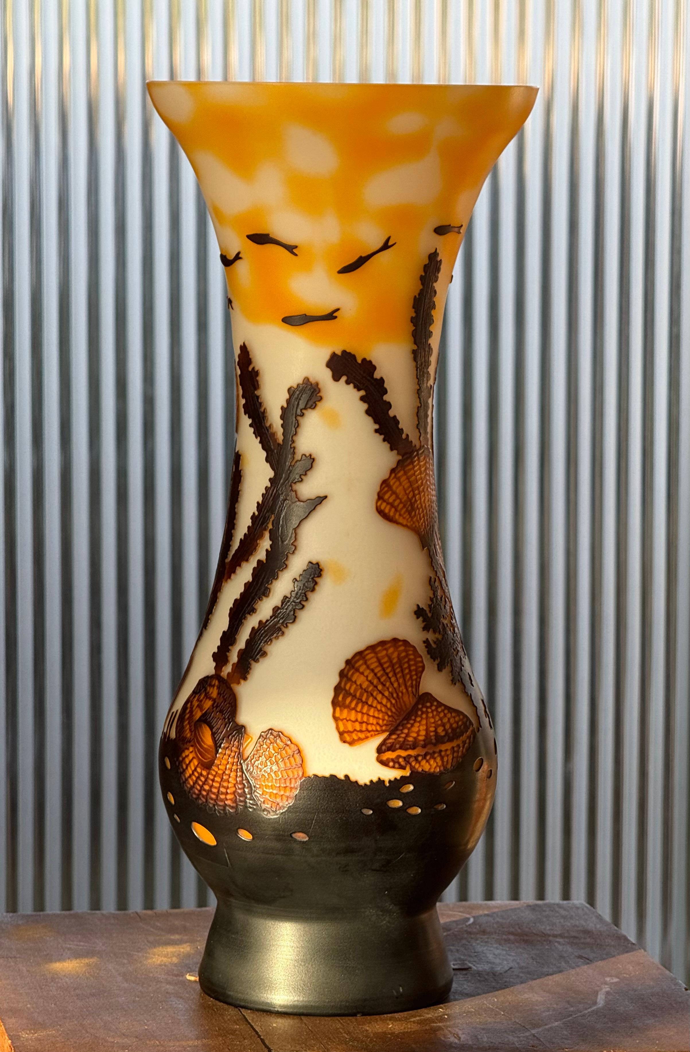 A hand-blown vase with sea motif after Émile Gallé, 20th century For Sale 6