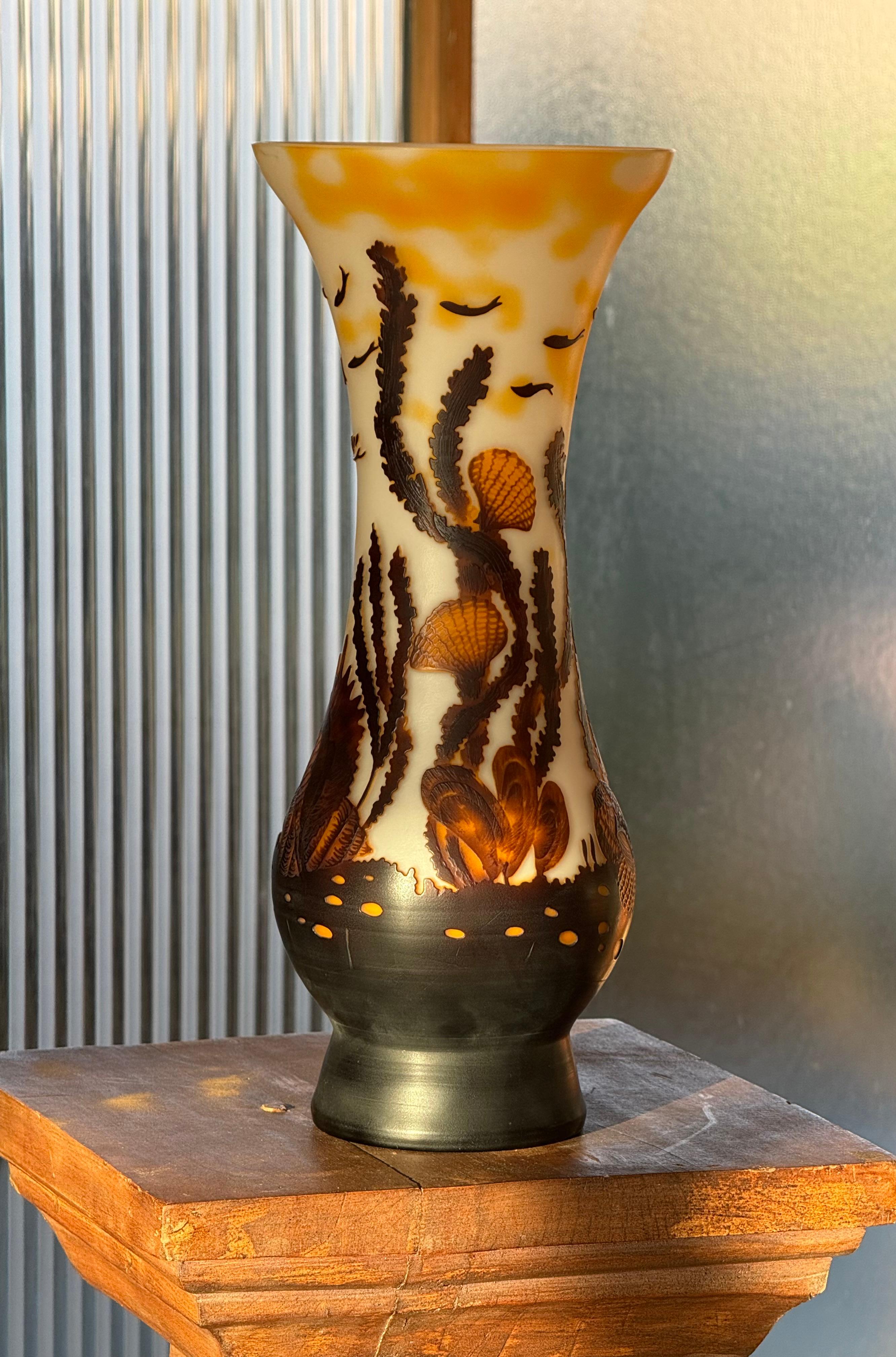 A hand-blown vase with sea motif after Émile Gallé, 20th century For Sale 7