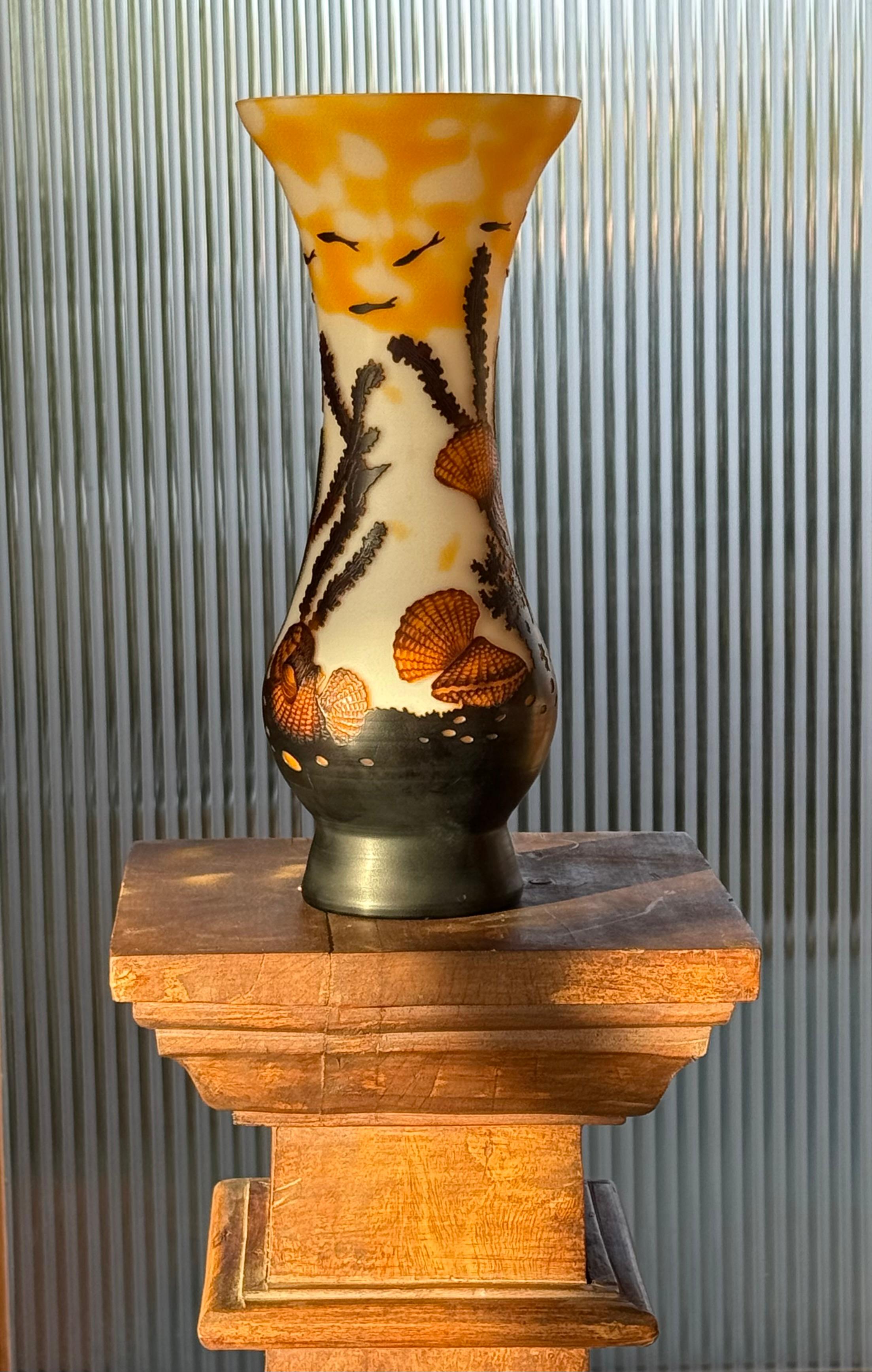 A hand-blown vase with sea motif after Émile Gallé, 20th century For Sale 10