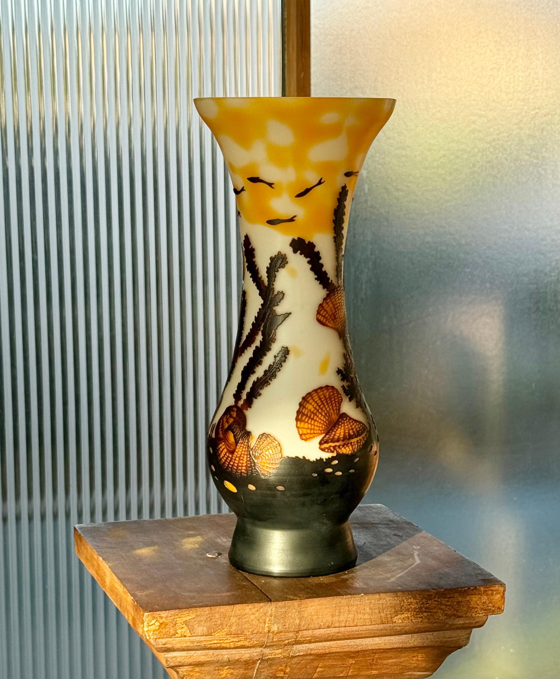 A hand-blown vase with sea motif after Émile Gallé, 20th century For Sale 2