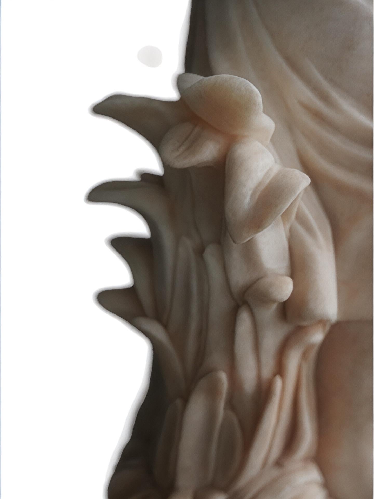 XX secolo Statua di Venere in marmo scolpita a mano in vendita