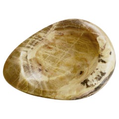 A Stone Catchall, sculpté à la main - France - années 1970