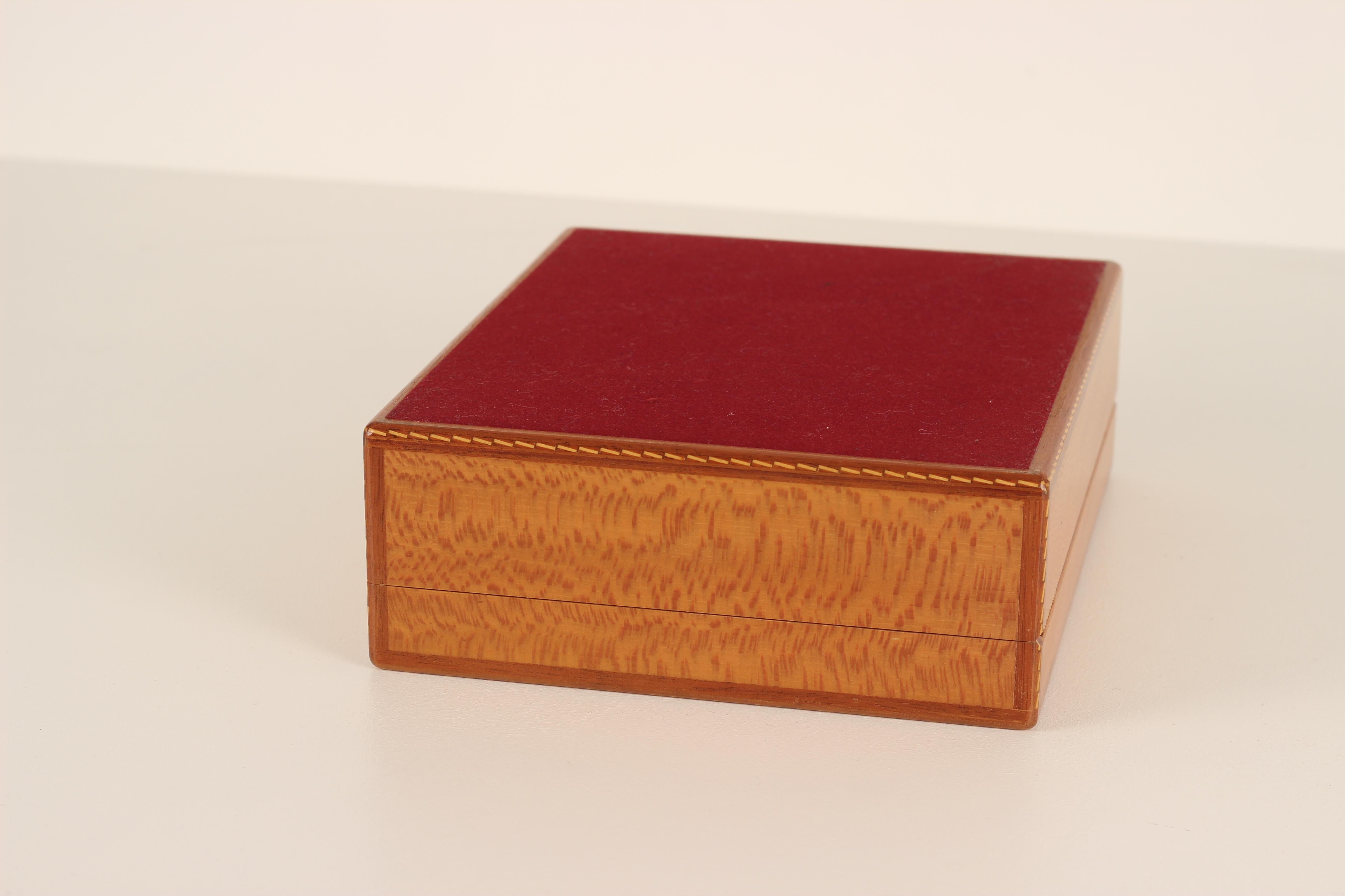 Hermès Humidor for Cigars Made 1980’s Hand Crafted Veneered and Marquetry 1