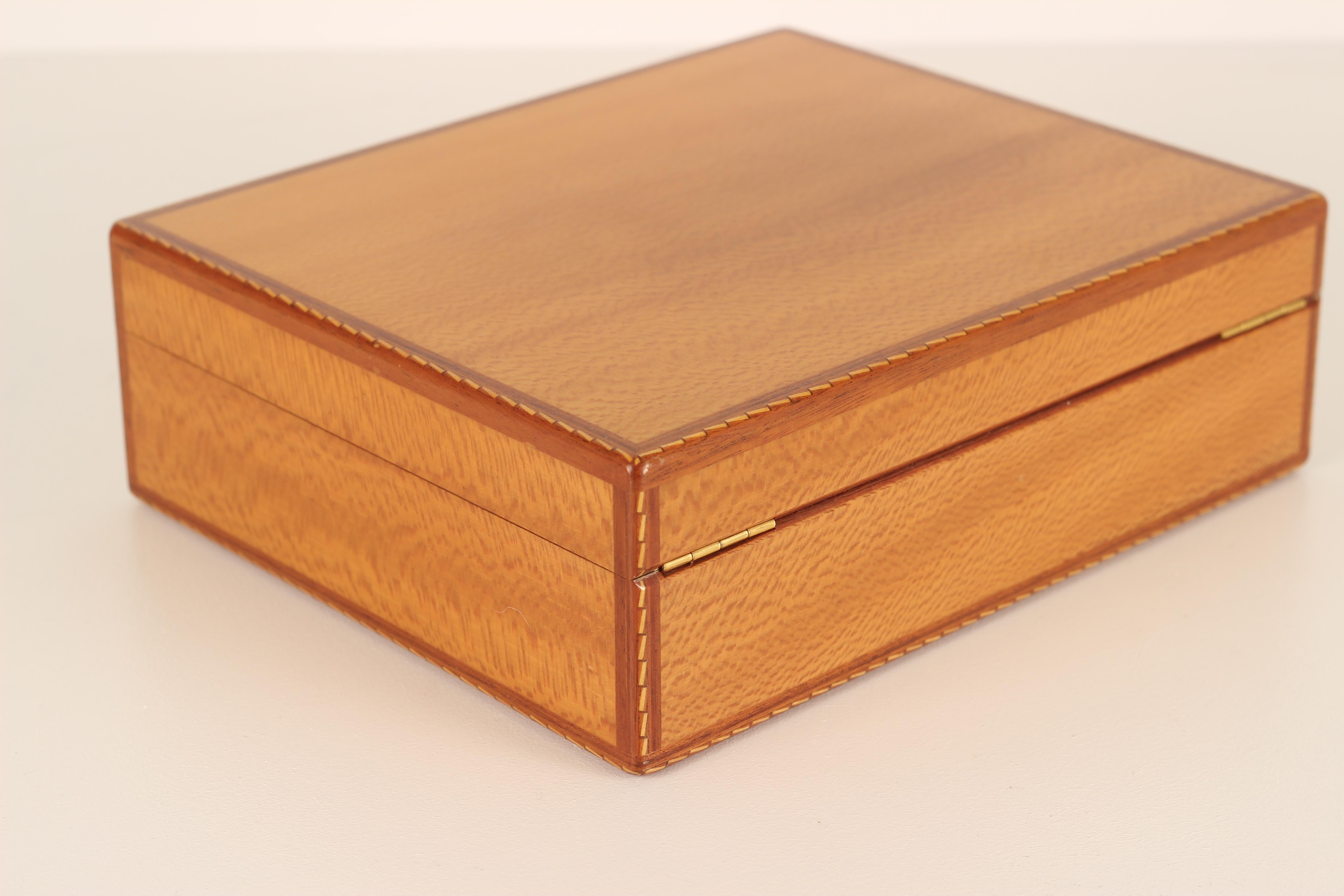 Hermès Humidor for Cigars Made 1980’s Hand Crafted Veneered and Marquetry 4