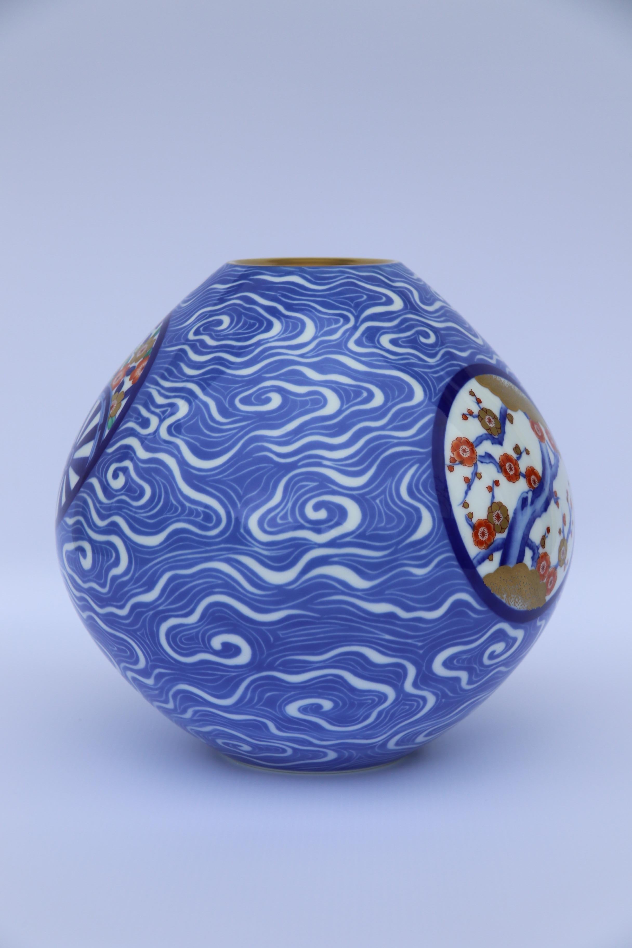 Other A hand painted Japanese porcelain vase from the Fukagawa factory circa 1930 For Sale