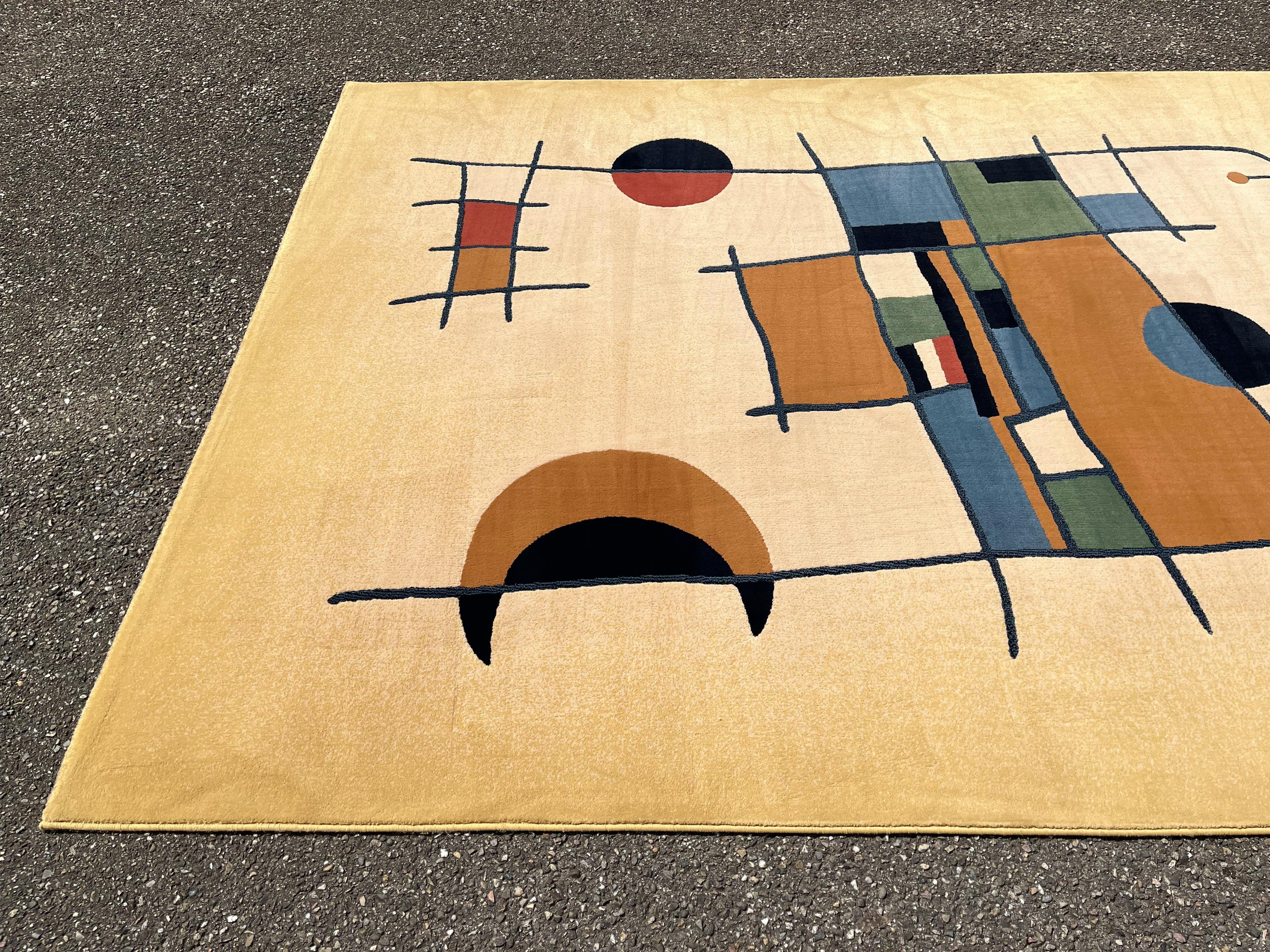 Hand-Tufted Synthetic Rug in the Style of Joan Miró In Excellent Condition In RÉDING, FR