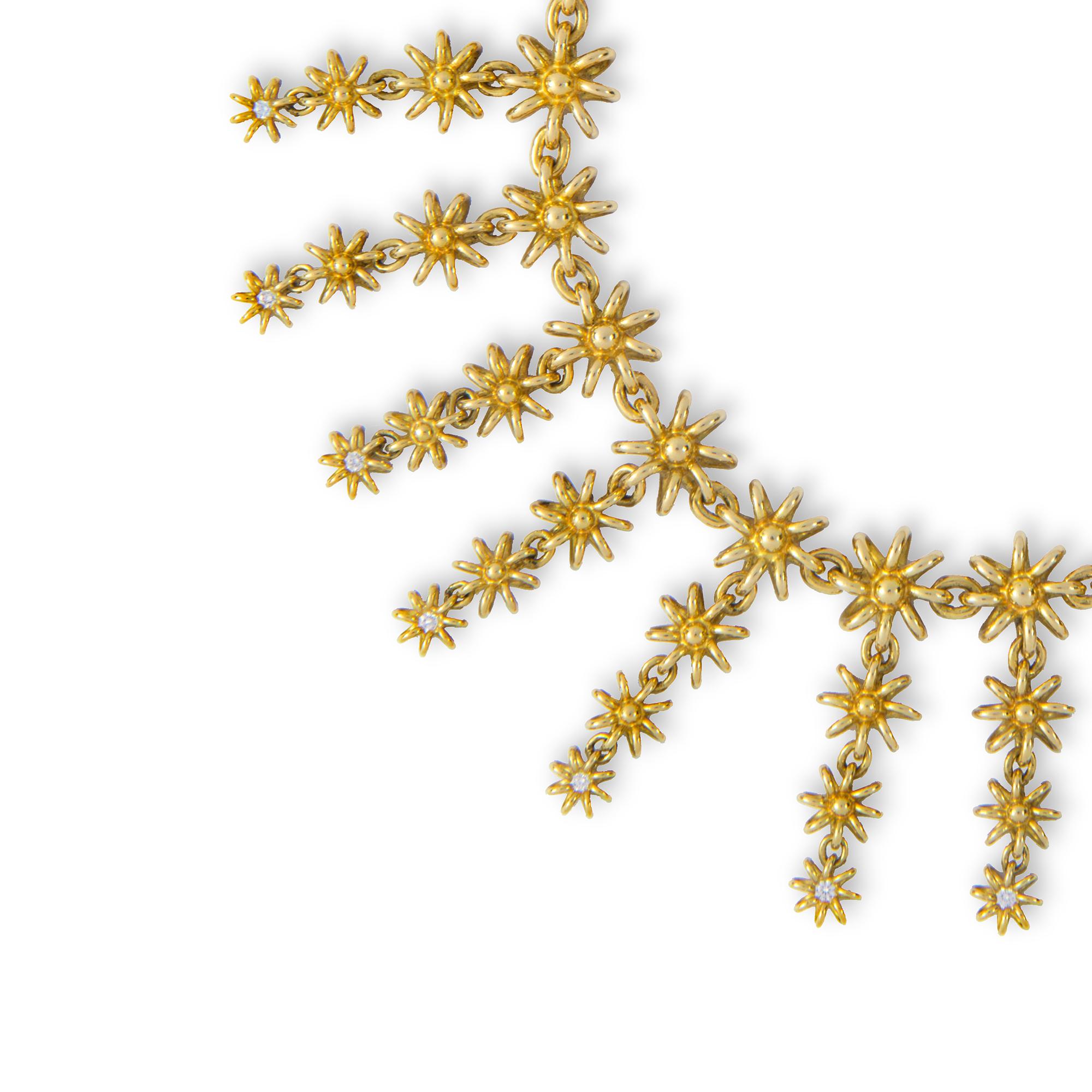 Un bracelet Golden Rain fait main par Lucie Heskett-Brem the Gold Weaver de Lucerne, serti de vingt-deux diamants ronds de taille brillant, poinçonné en or 18ct, mesurant approximativement 17,5 x 2,4cm, poids brut.  29,7 grammes.

Si vous décidez de