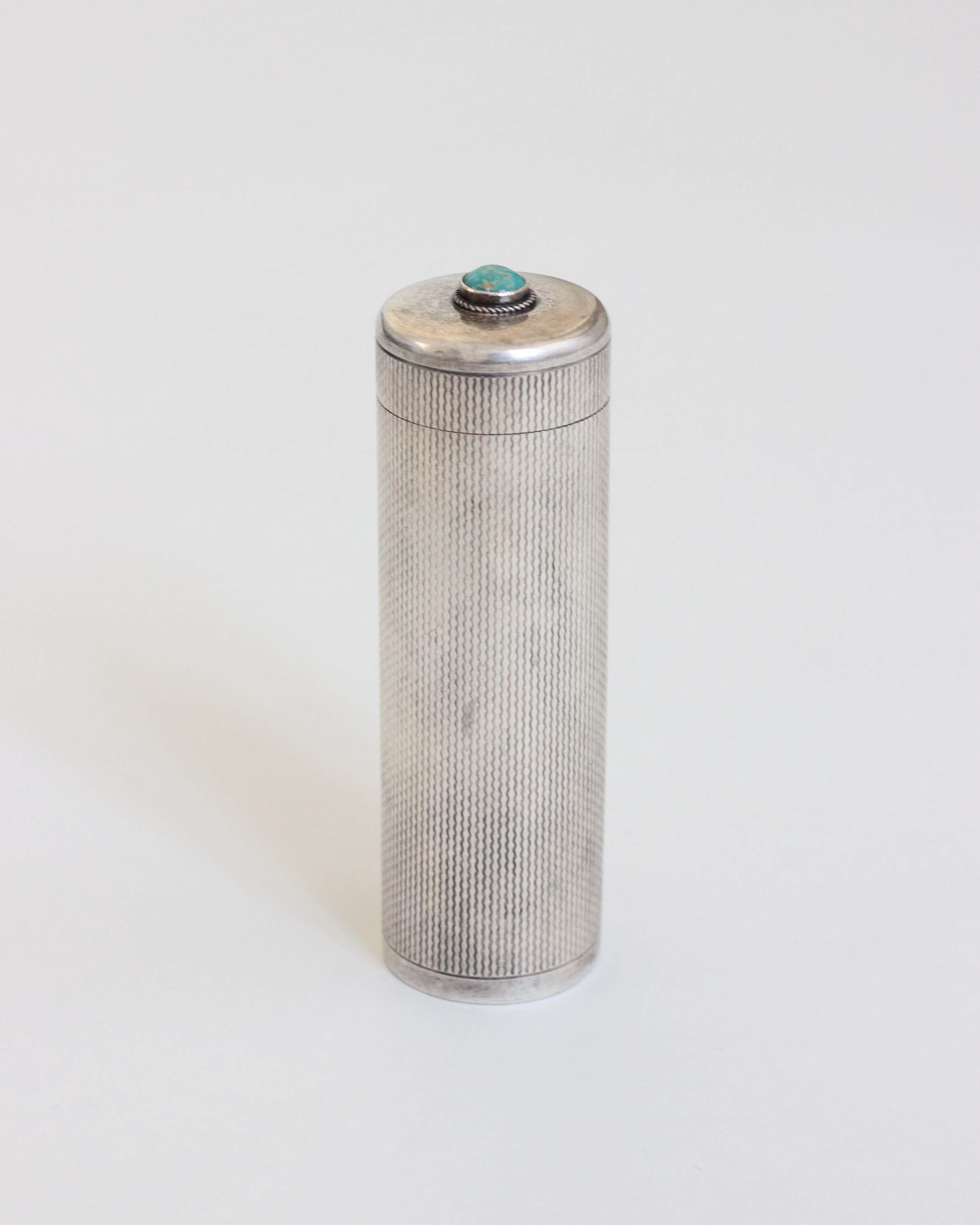 Eine schöne Duftbox oder Streichholzschachtel, handgefertigt in Silber. 

Markiert
Schweden, 1920er Jahre 

Art-Deco-Deko-Box 
