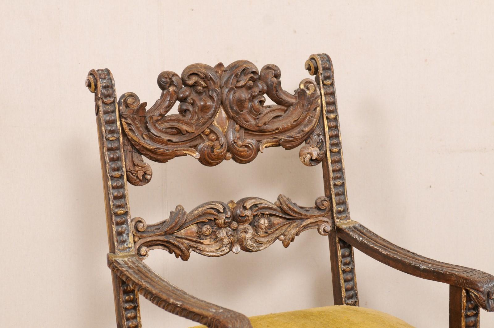 Baroque Magnifique fauteuil baroque italien du 18ème siècle avec détails sculptés de manière complexe en vente