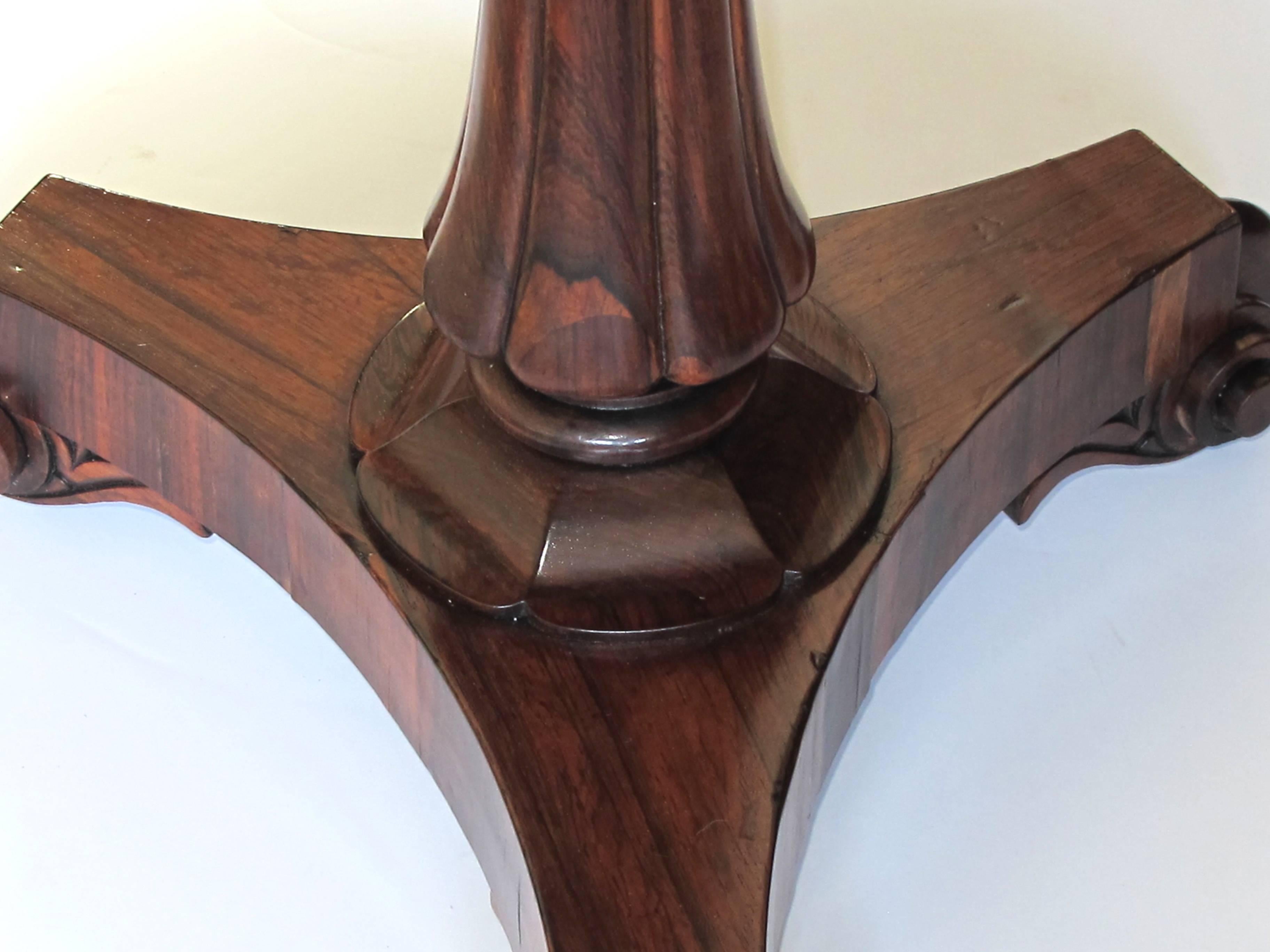 19th Century Handsome and Well-Figured English William IV Circular Rosewood Side Table