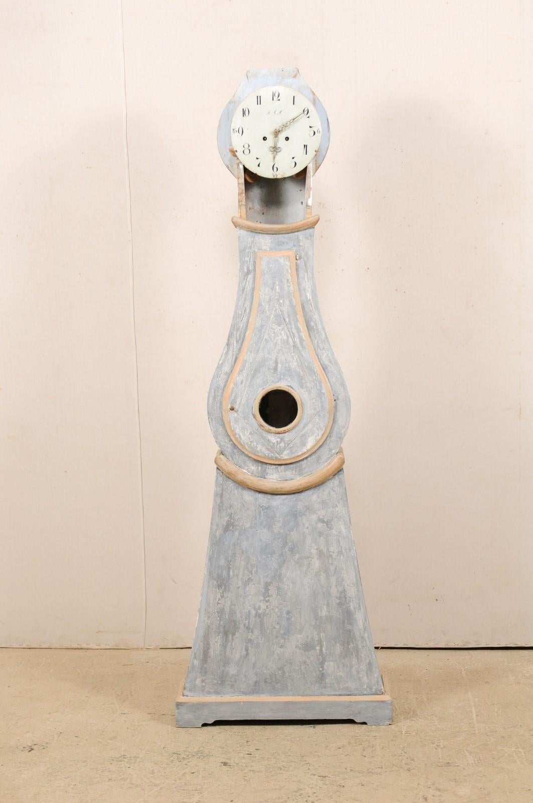 Handsome Early 19th Century Swedish Clock in a Soothing Blue/Gray Palette 3
