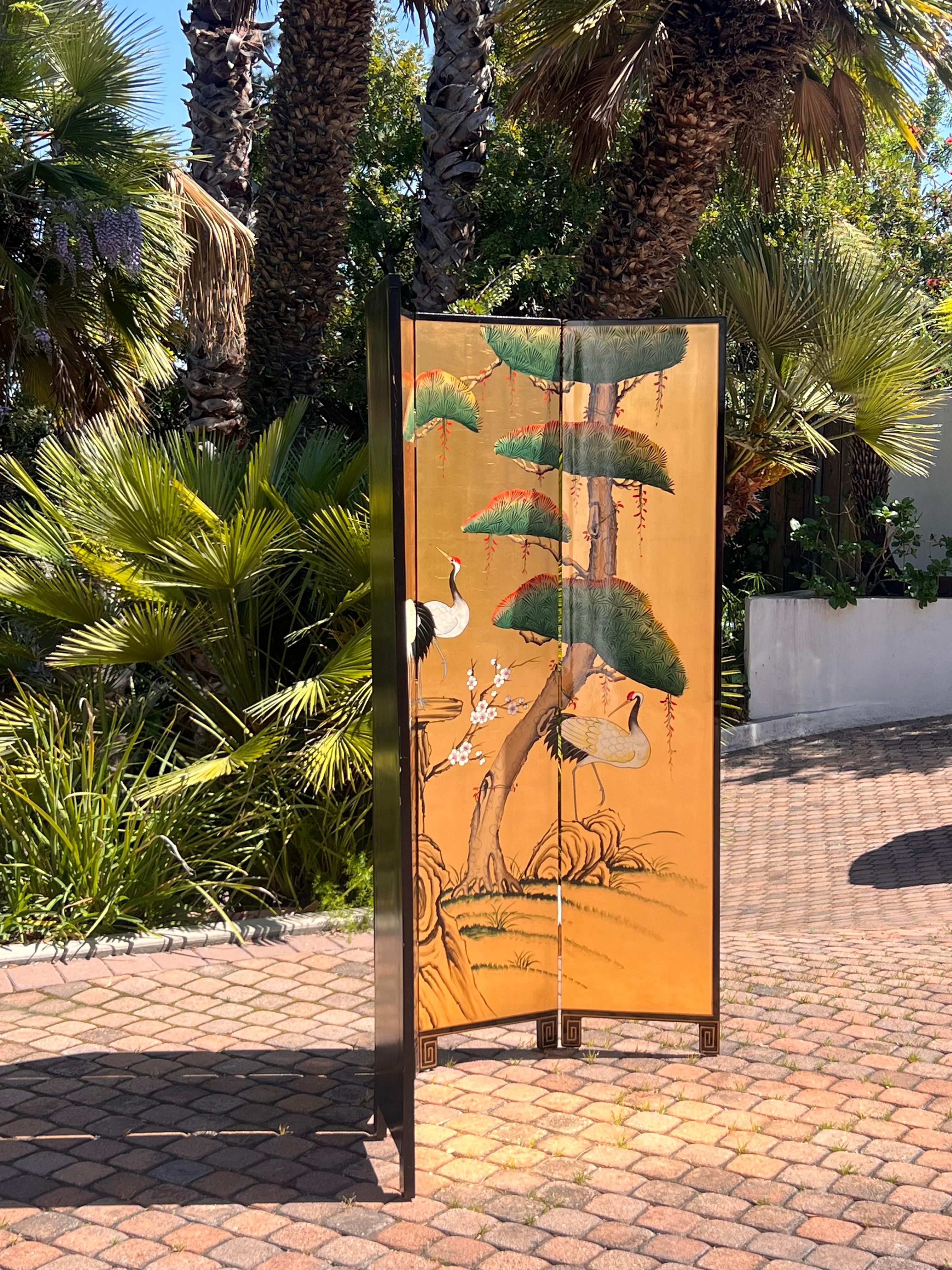 A handsome hand-painted oriental screen / room divider, 20th century For Sale 5