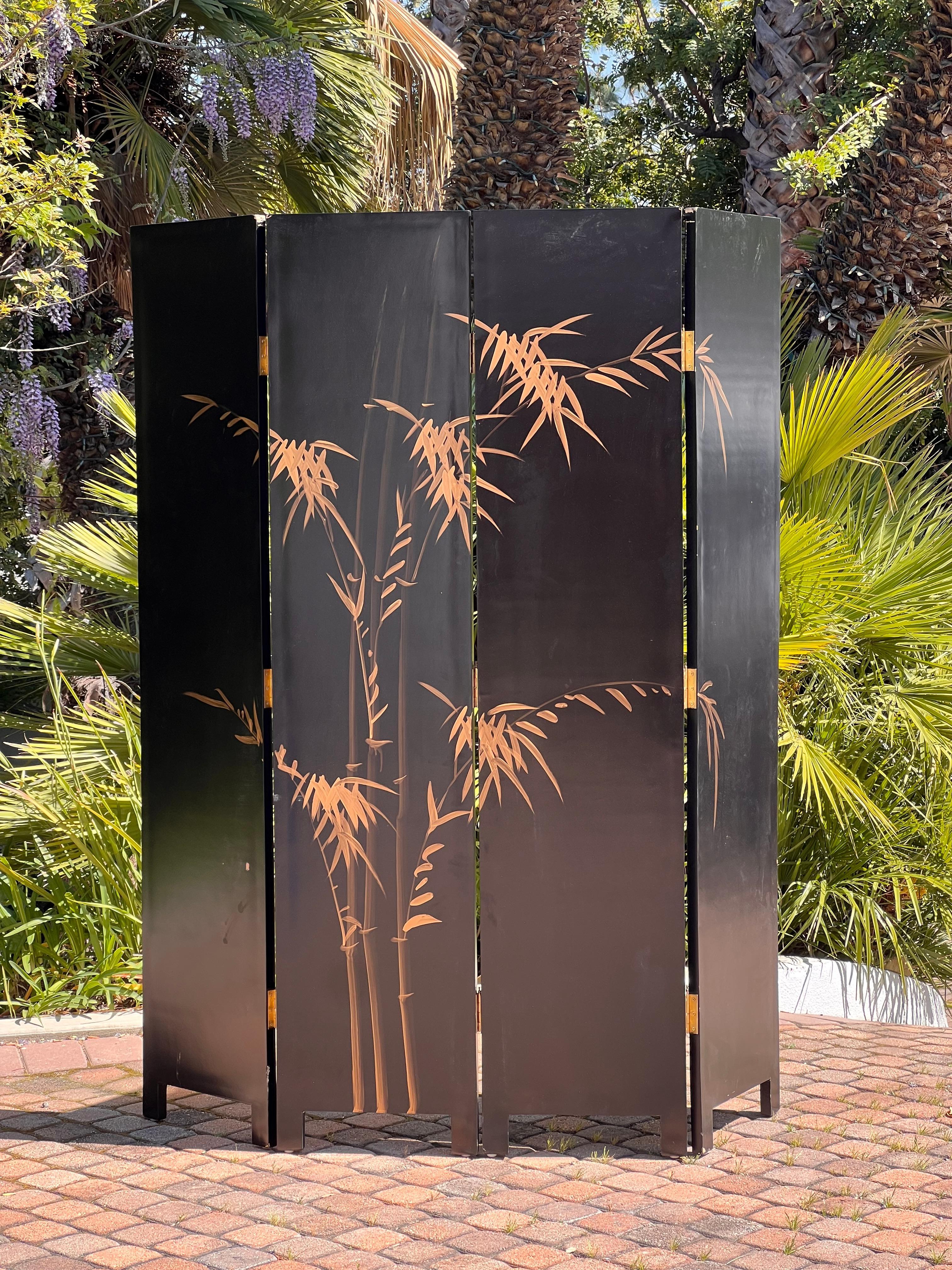 A handsome hand-painted oriental screen / room divider, 20th century For Sale 6