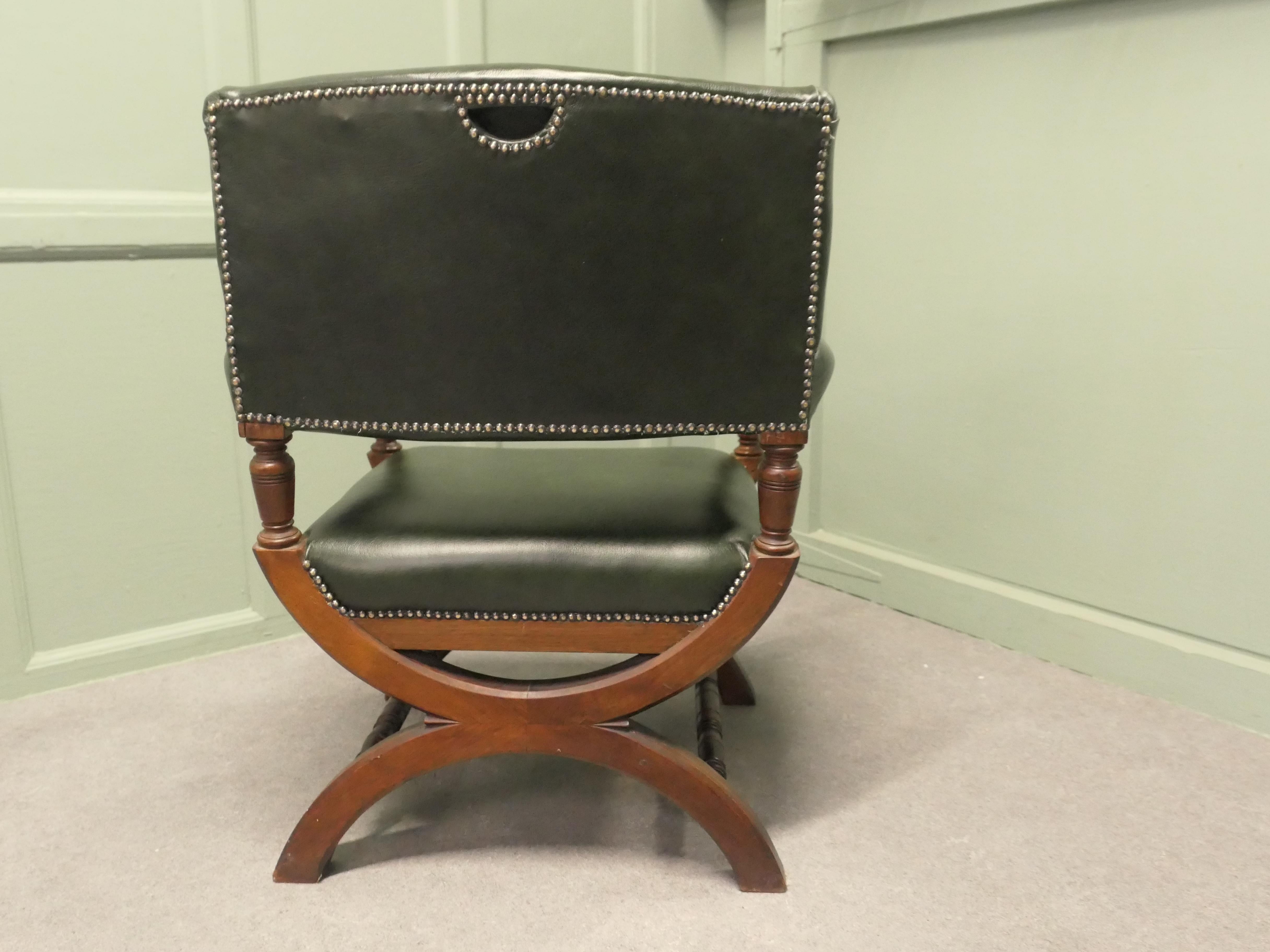 XIXe siècle Une belle pièce, 19e siècle Chaise de bureau à cadre X en vente