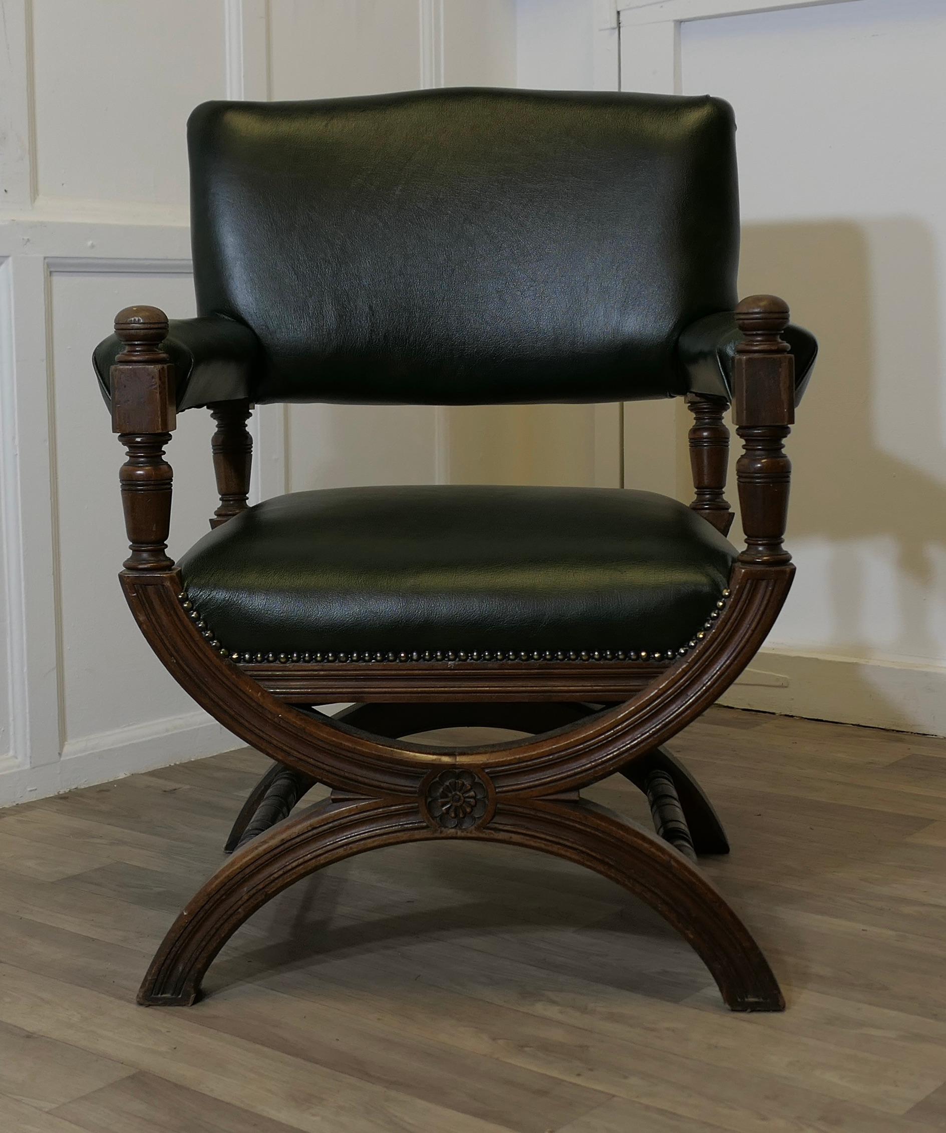 Une belle pièce, 19e siècle Chaise de bureau à cadre X en vente 2