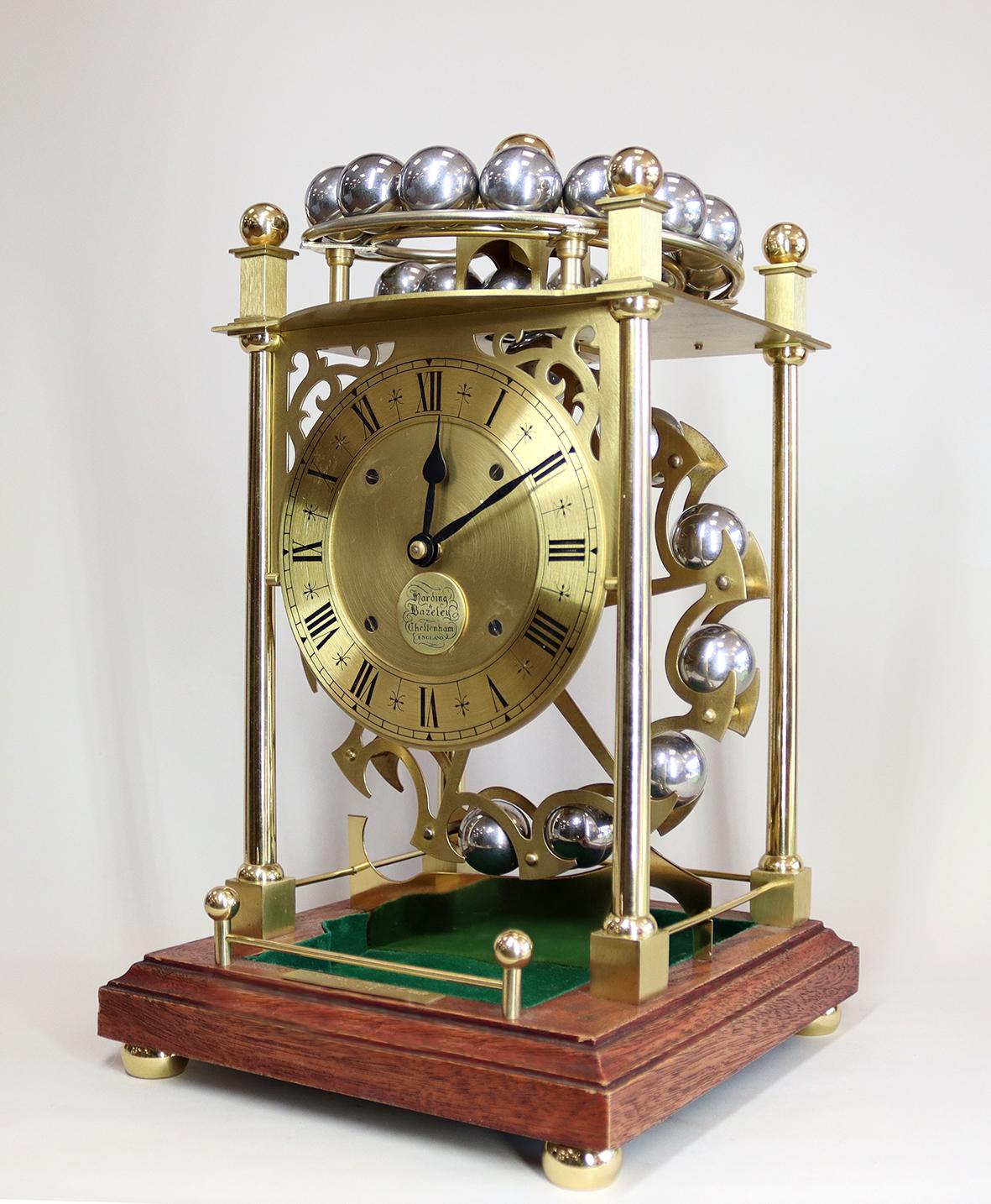 Mid-Century Modern Horloge sphérique Harding and Bazeley en édition limitée en vente