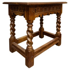 Un taburete de madera