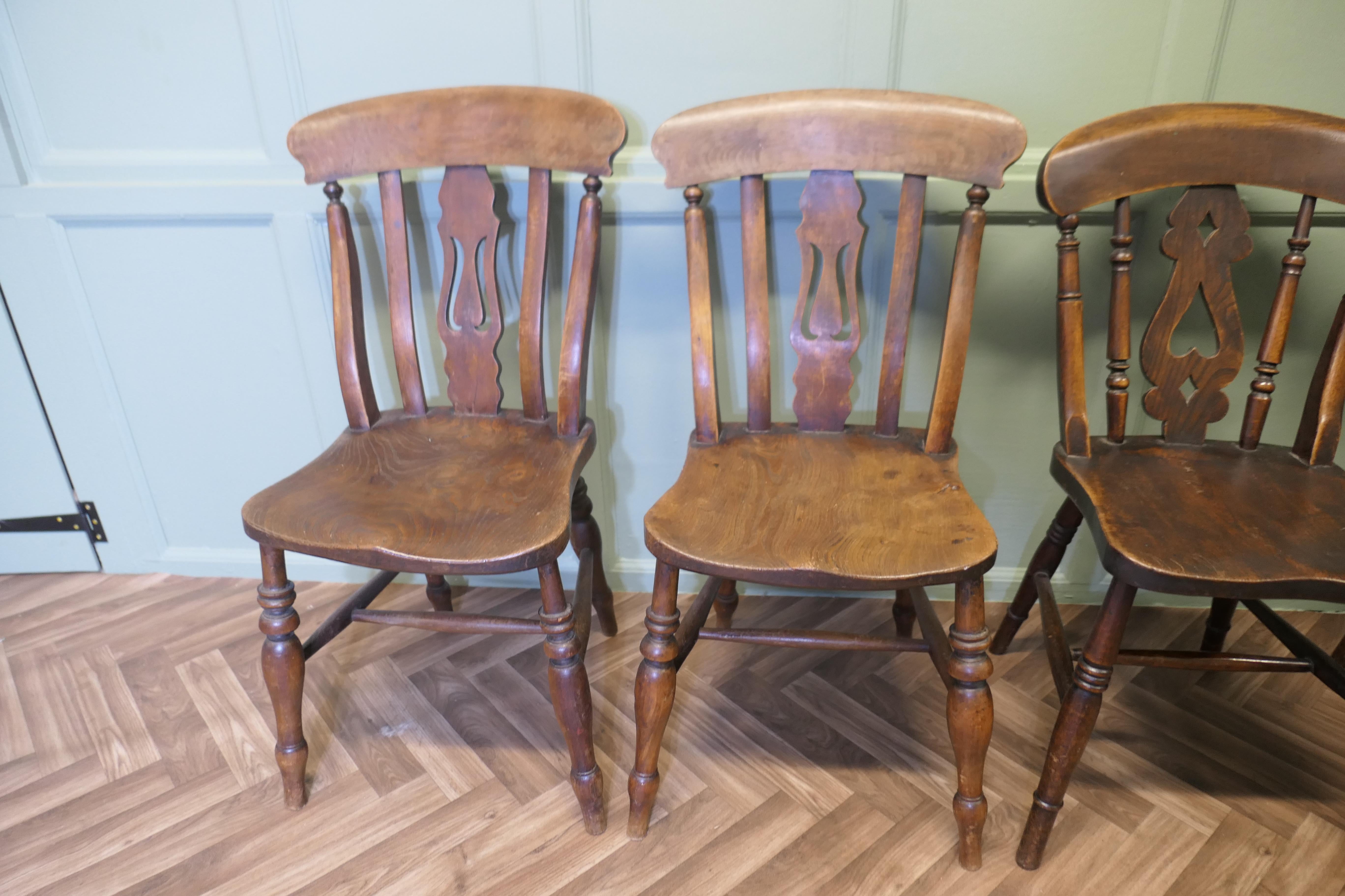 19th Century A Harlequin Set of 4 Beech & Elm Fiddle Back Chairs For Sale