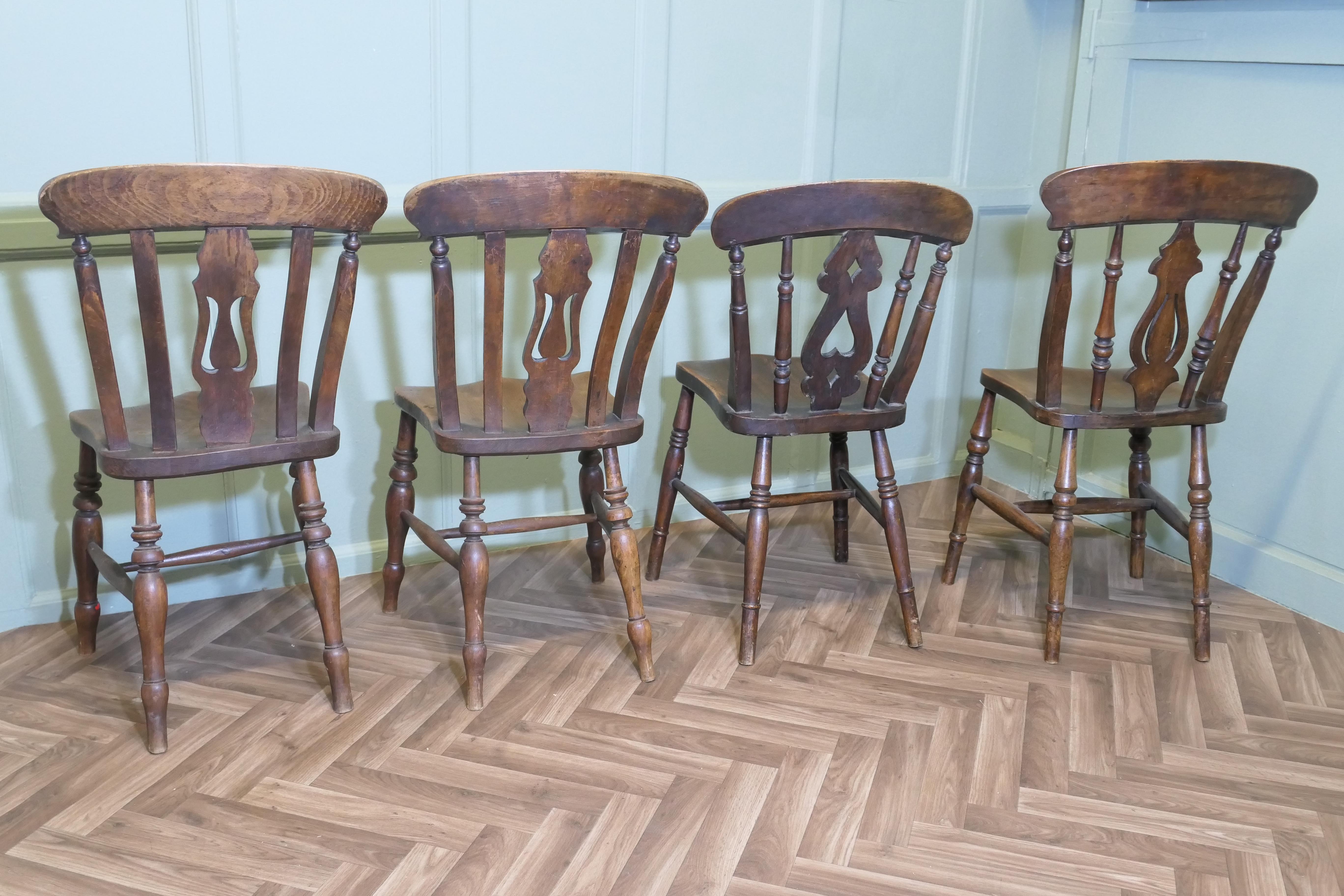 A Harlequin Set of 4 Beech & Elm Fiddle Back Chairs For Sale 2