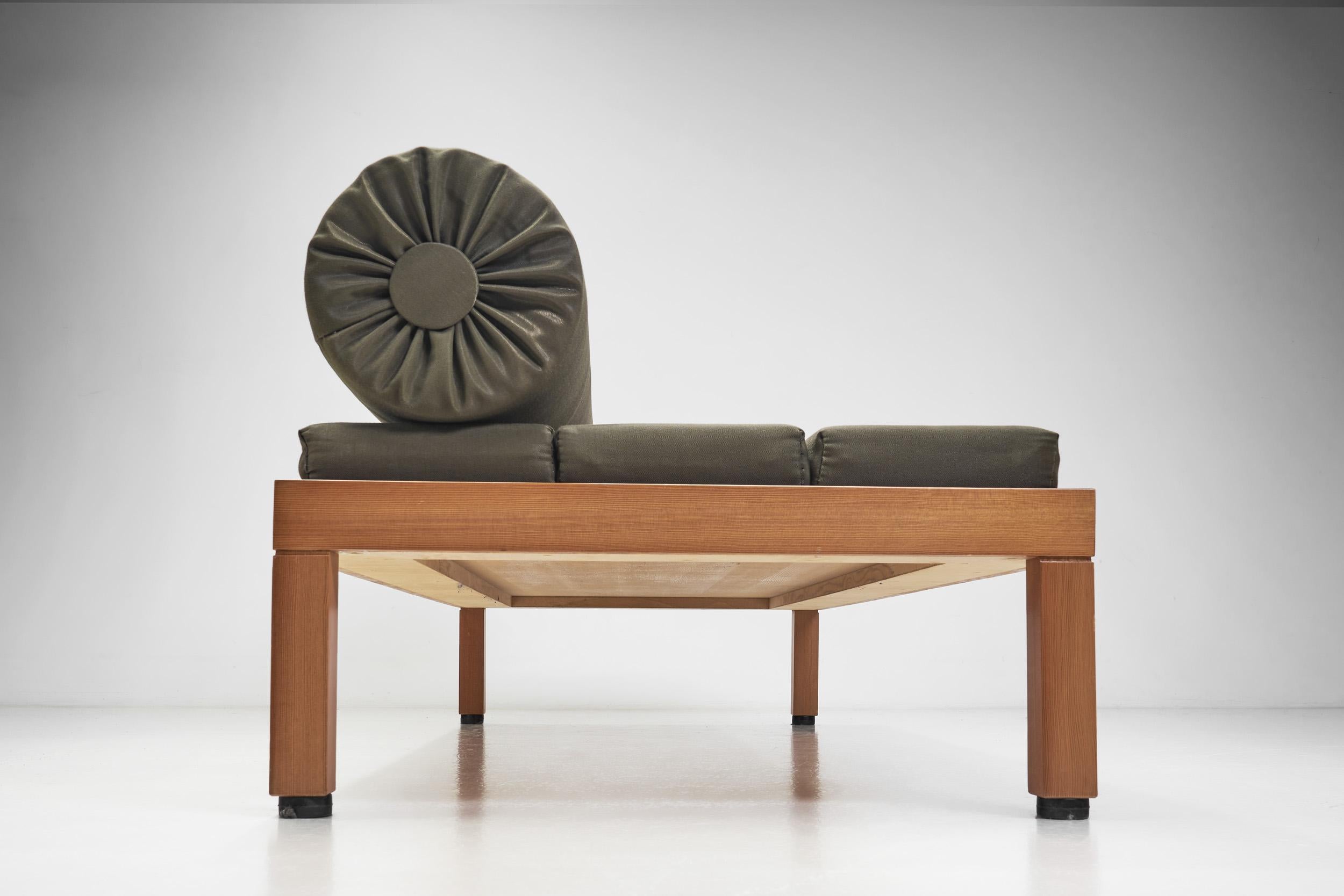 A Haroma, Saarinen, and Salo Design Collaboration Daybed, Finland 1960 For Sale 6