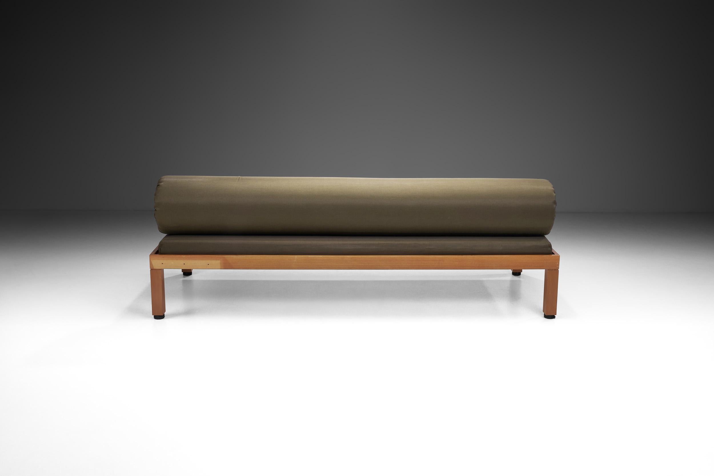 Mid-Century Modern A Haroma, Saarinen, and Salo Design Collaboration Daybed, Finland 1960 For Sale