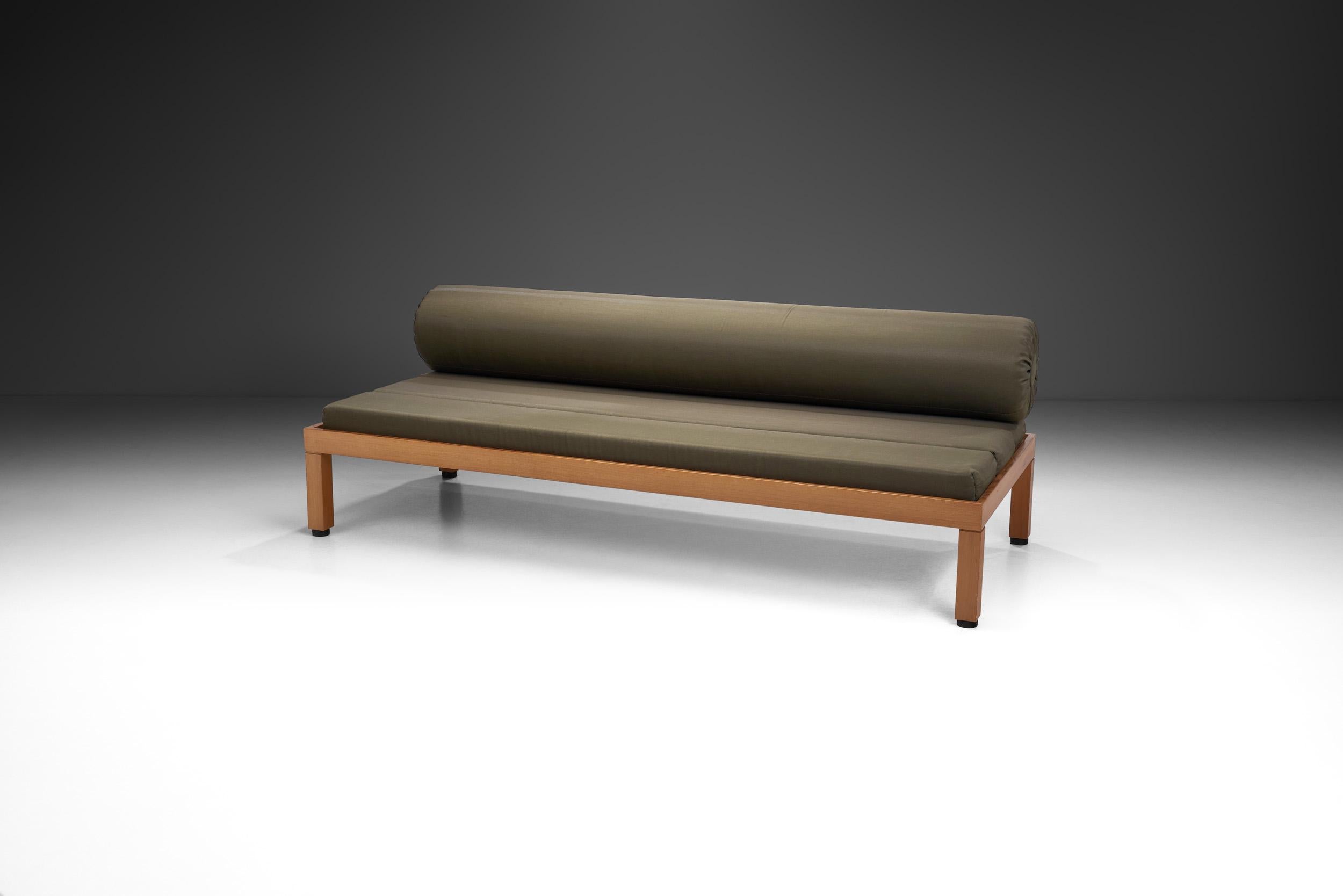 Finnish A Haroma, Saarinen, and Salo Design Collaboration Daybed, Finland 1960 For Sale