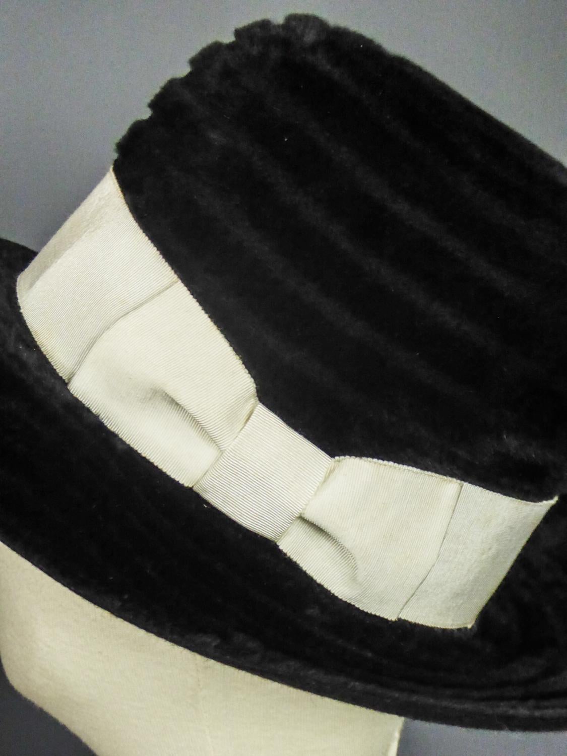 da uomo o donna Un cappello di feltro di Harrods di Atelier Lucas - Londra, circa 1970 in vendita