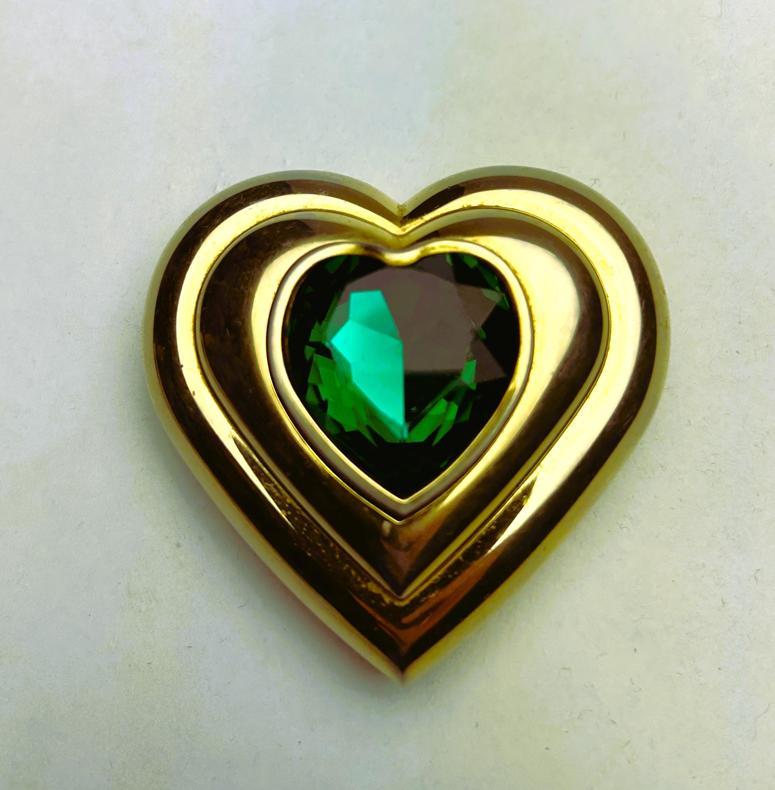 A Heart, Yves Saint Laurent jewellery powder compact by Robert Goossens C. 1980 For Sale 4