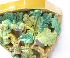 Staffa in maiolica di William Brownfield and Sons