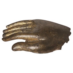 Eine schwere rechte Hand des Buddha Shakyamuni aus vergoldeter Bronzeguss